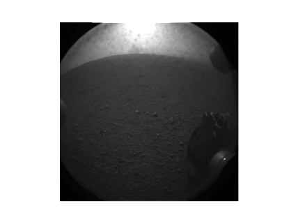 ''Curiosity'' tarafından Mars'tan çekilen ilk görüntüler