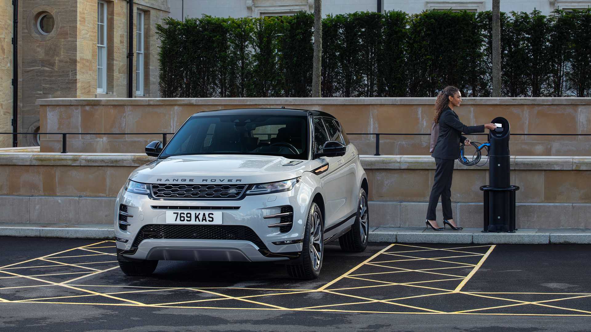 Range Rover Evoque'un şarj edilebilir hibrit seçeneği Türkiye'de