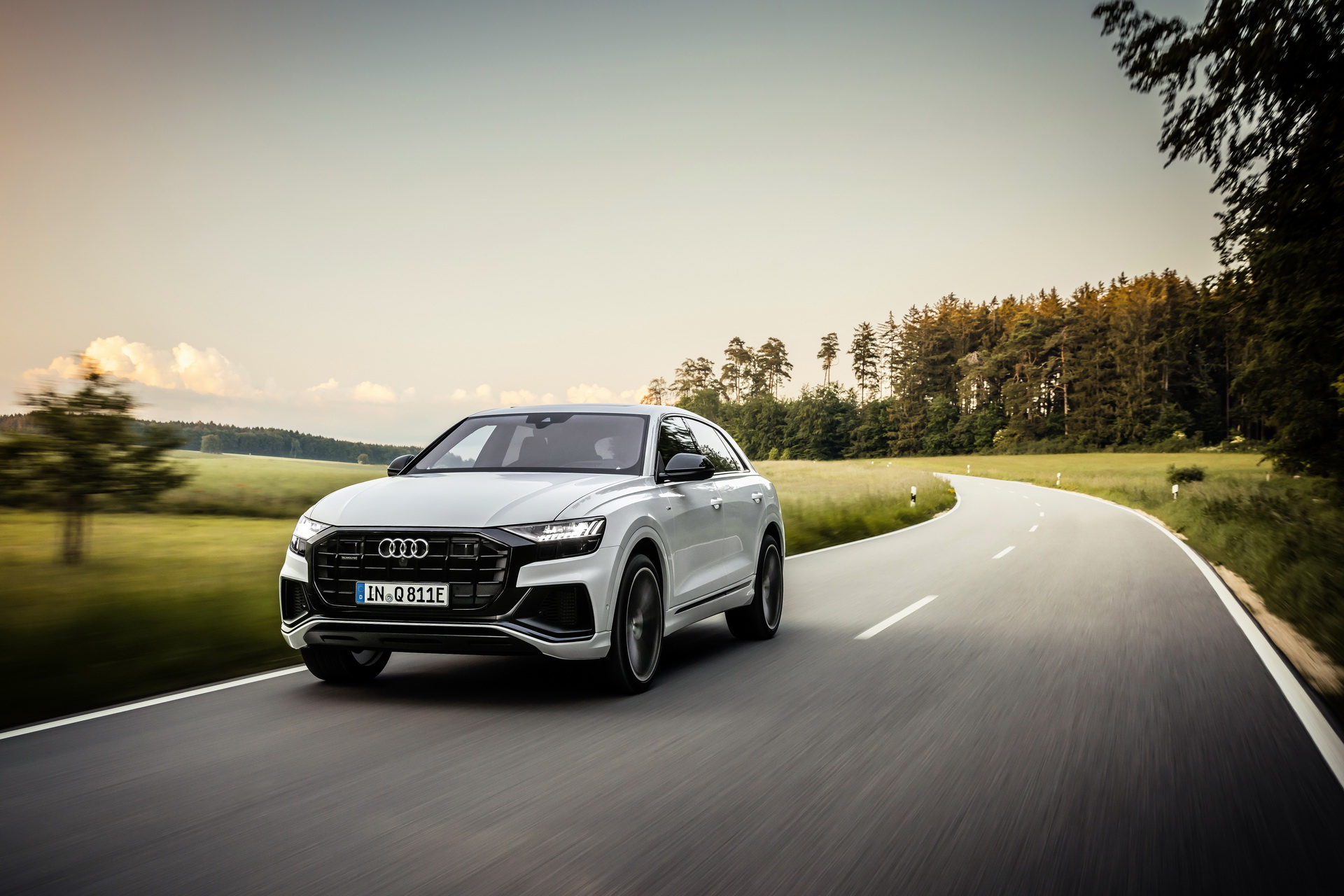 Audi Q8'in şarj edilebilir hibrit versiyonu tanıtıldı: Q8 TFSIe Quattro