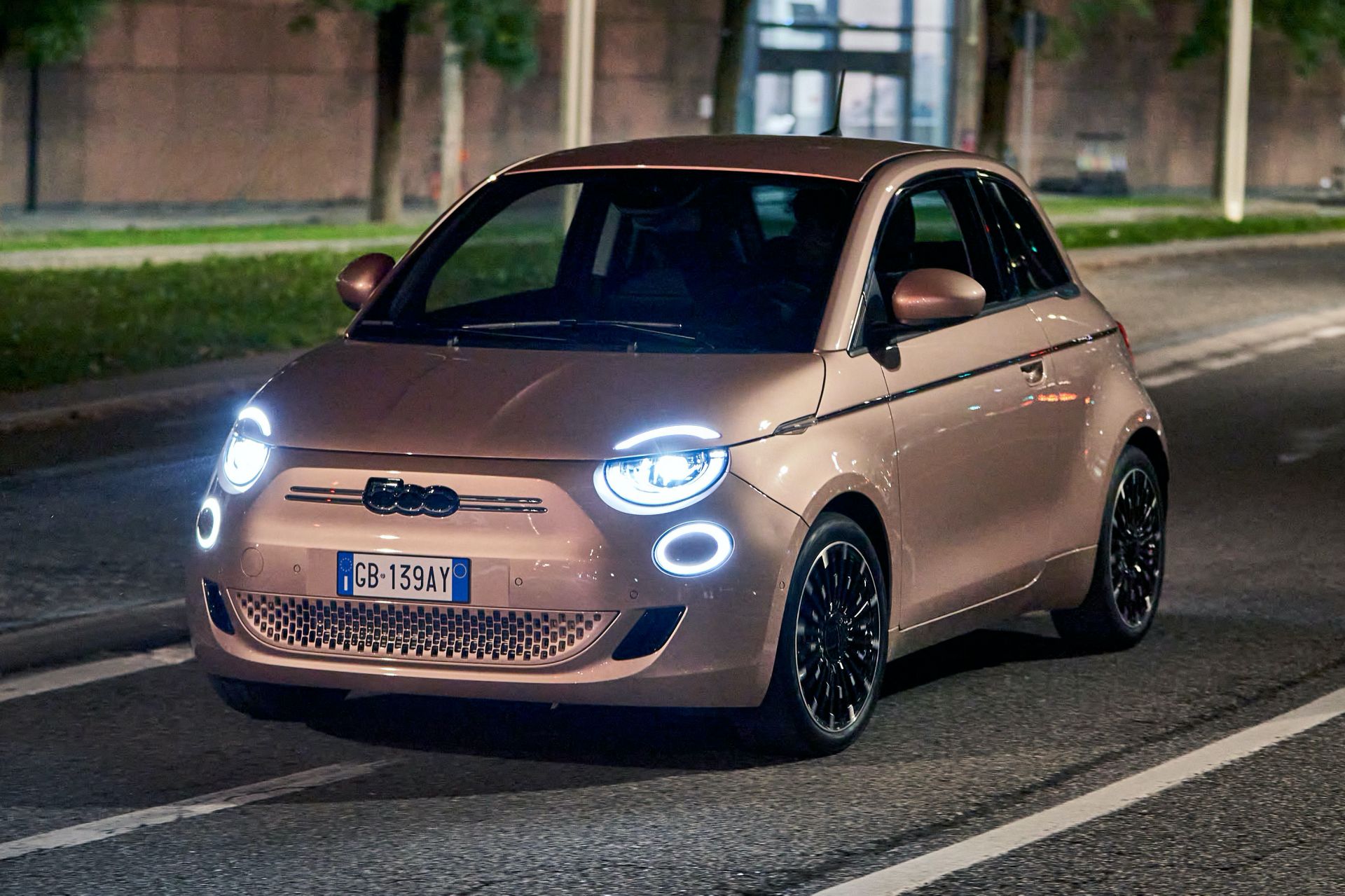 Yeni Fiat 500 3+1, ailenin en pratik üyesi olmaya geldi