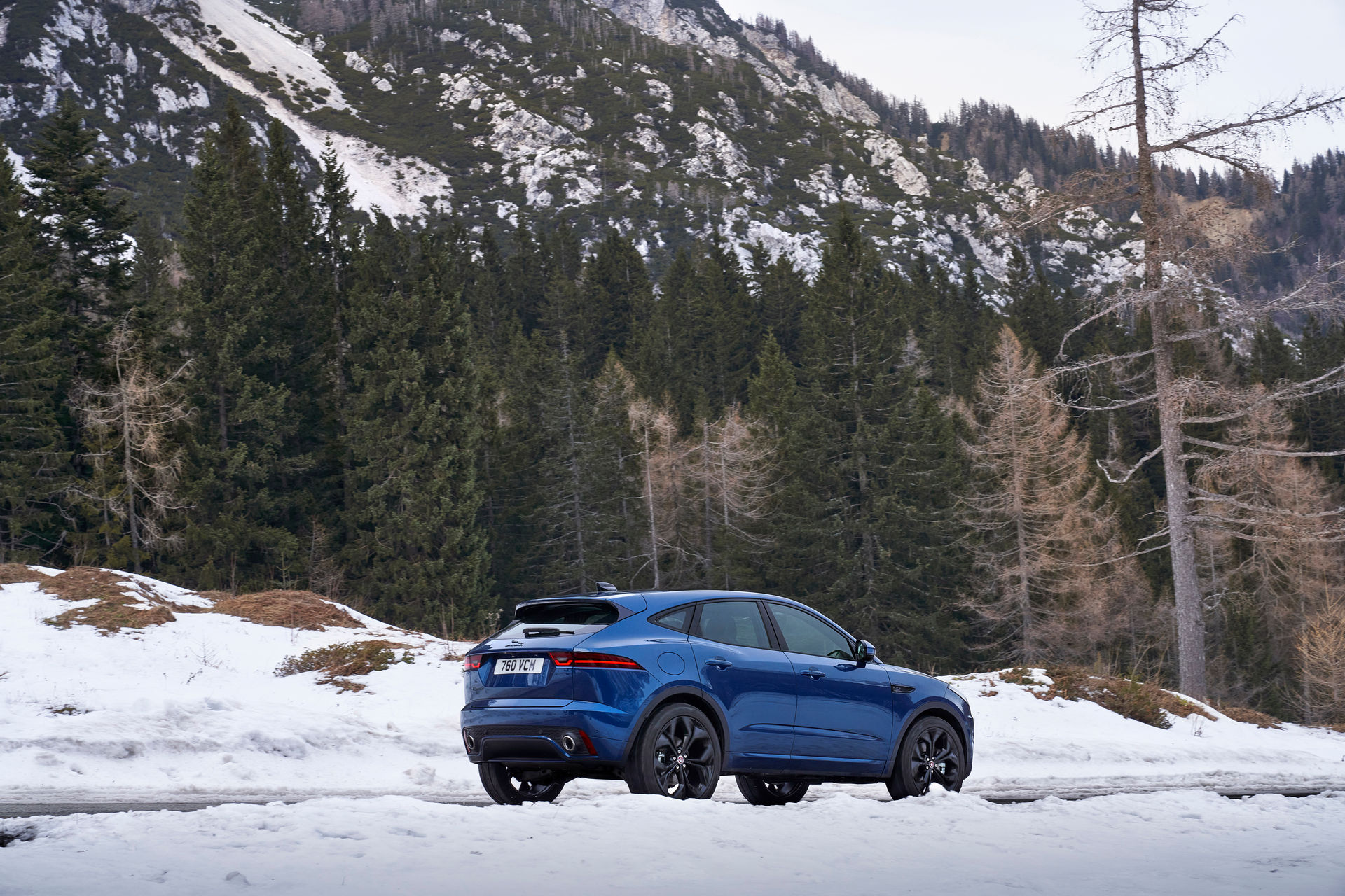 Makyajlı Jaguar E-Pace yenilenen yüzü ve teknolojileriyle tanıtıldı