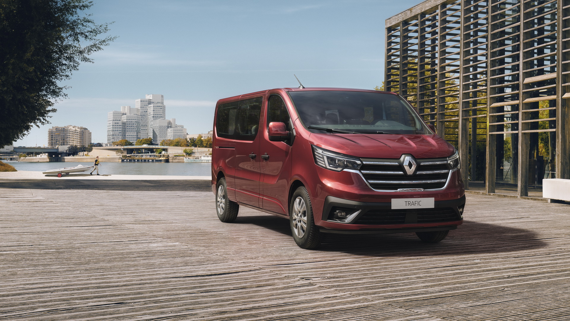 2021 Renault Trafic, yeni yüzü ve teknolojileriyle tanıtıldı