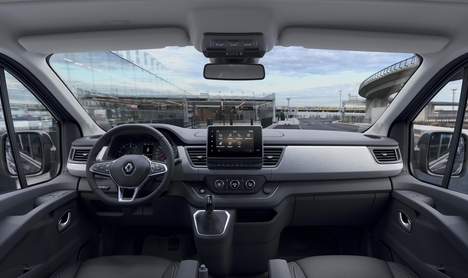 2021 Renault Trafic, yeni yüzü ve teknolojileriyle tanıtıldı