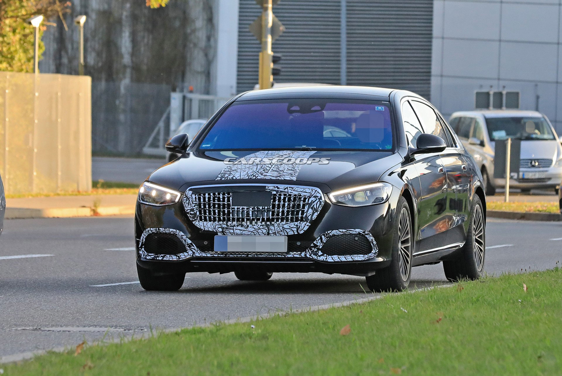 Yeni Mercedes-Maybach S-Serisi'nden ilk teaser geldi: 19 Kasım'da tanıtılacak