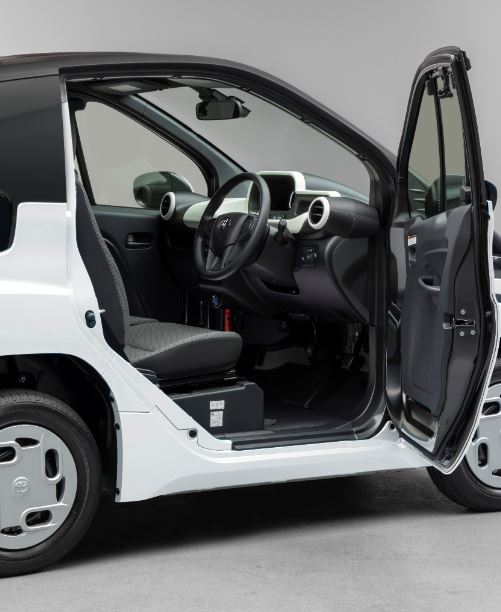 Toyota, iki kişilik kompakt elektrikli aracı C+Pod'u satışa sundu