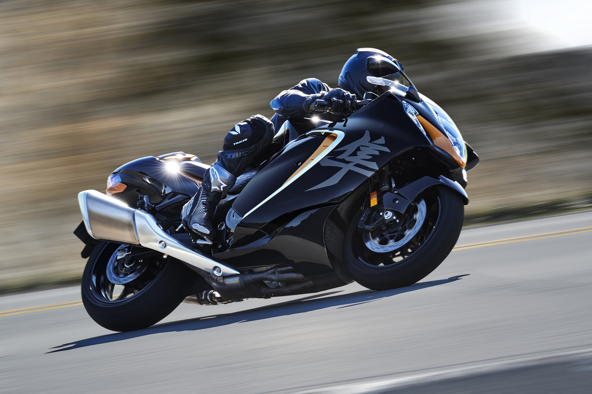 2021 Suzuki Hayabusa tanıtıldı: Yeni güvenlik teknolojileri ve 300 km/s maksimum hız