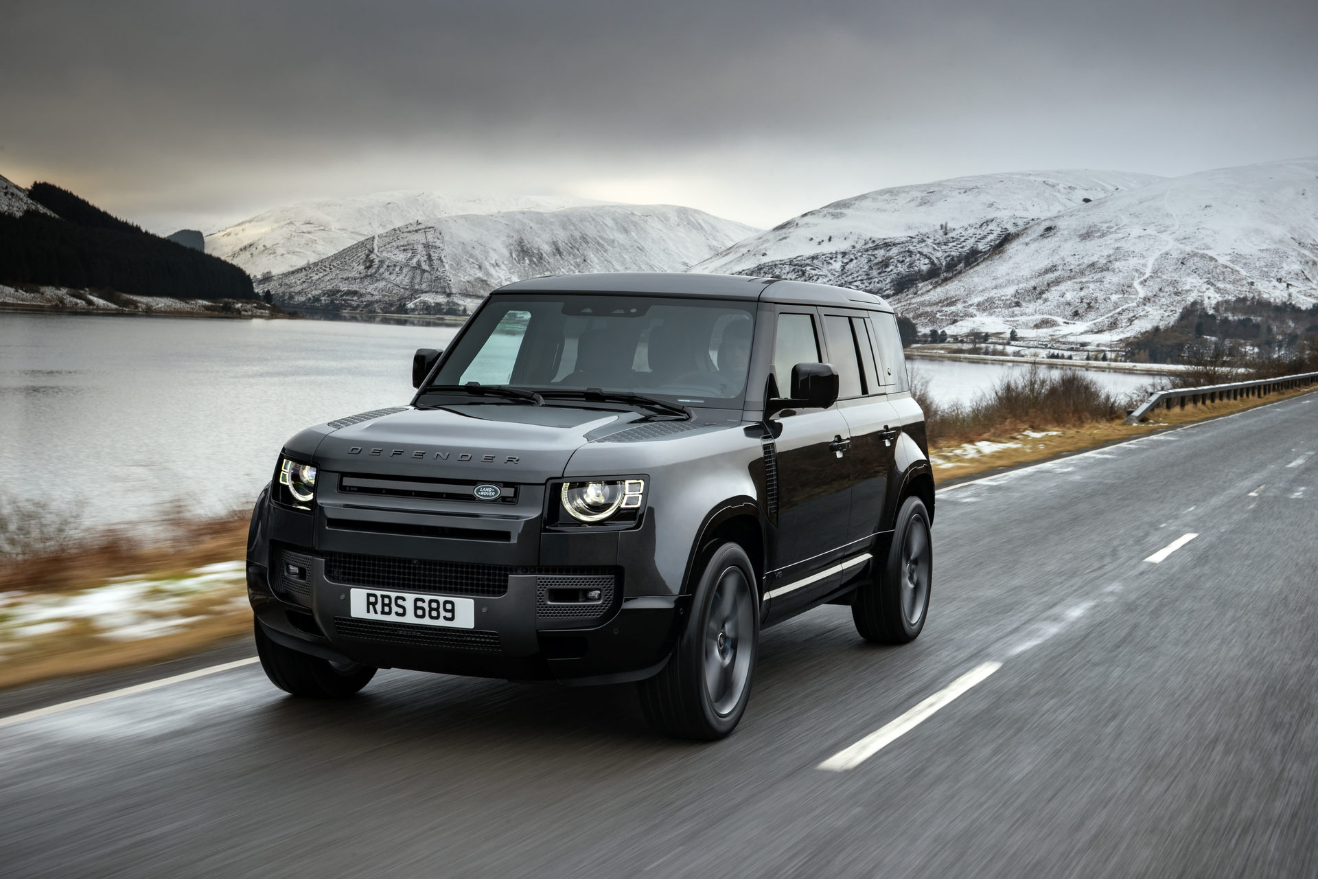 2021 Land Rover Defender V8, 518 beygir güçle geldi