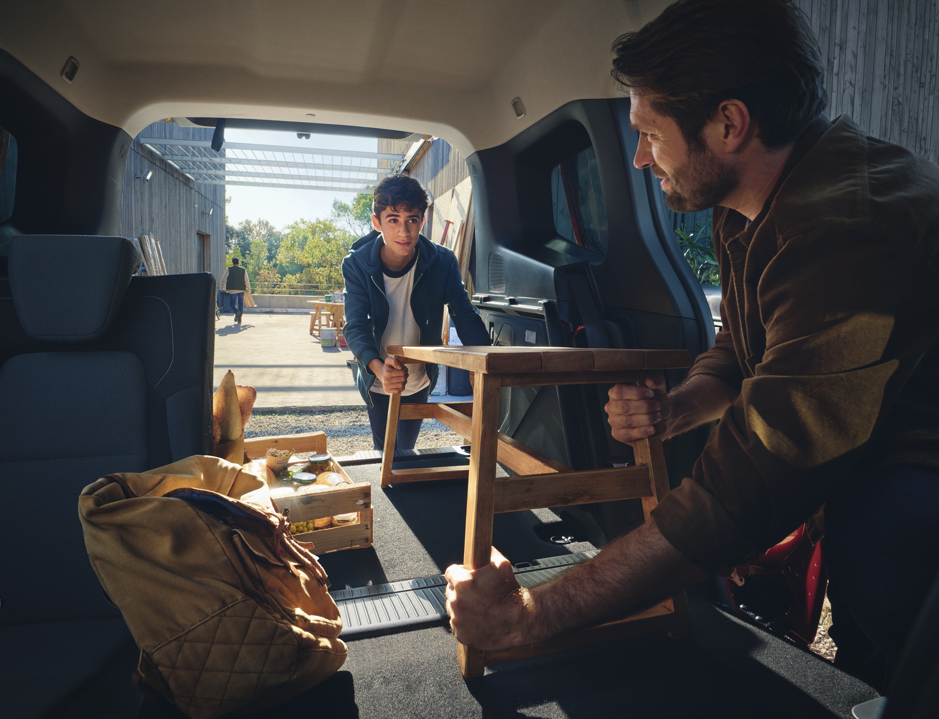 Yeni Renault Kangoo Fransa'da siparişe açılıyor: İşte Avrupa fiyatı ve detaylı görseller