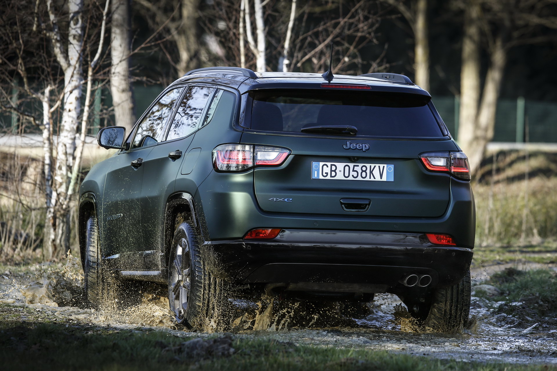 2021 Jeep Compass, yenilenen iç mekanı ve teknolojileriyle tanıtıldı