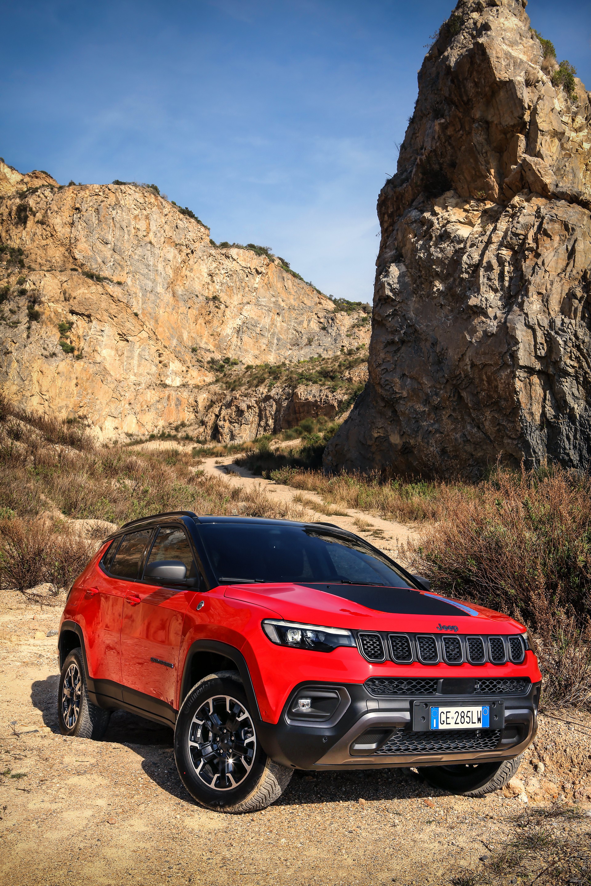 2021 Jeep Compass, yenilenen iç mekanı ve teknolojileriyle tanıtıldı