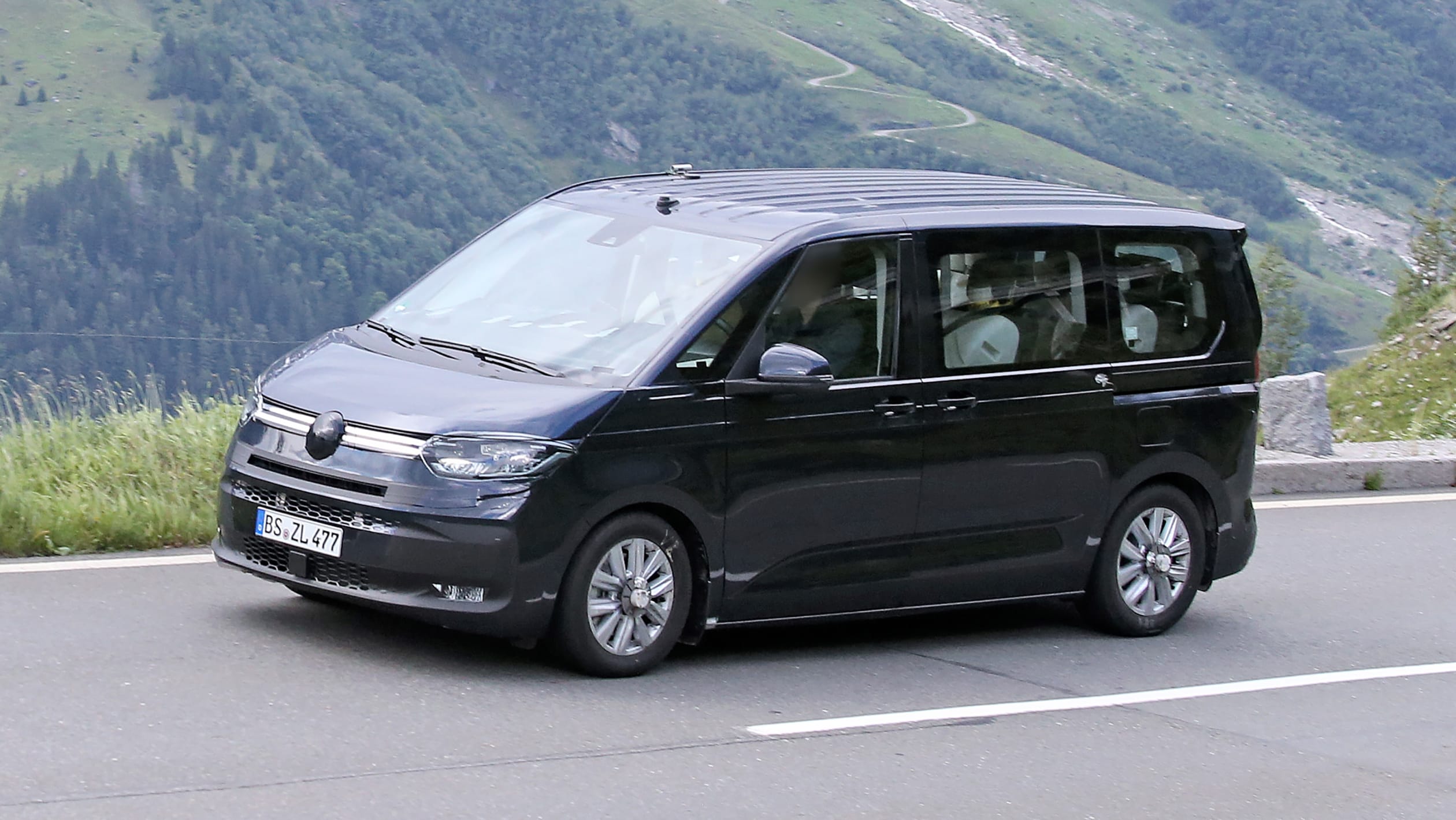 2021 Volkswagen T7 Multivan'a ilişkin yeni ipuçları paylaşıldı