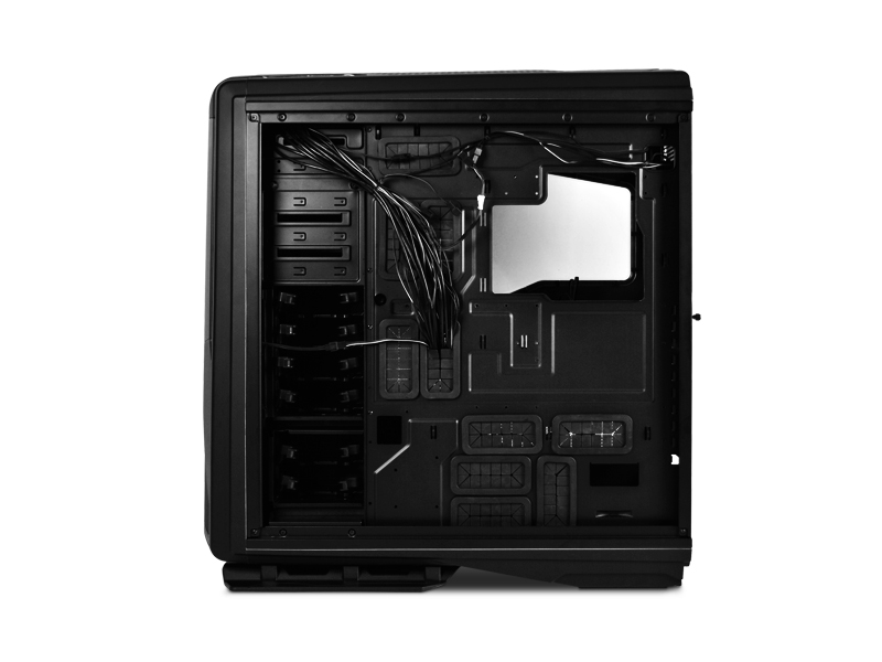 NZXT Phantom 820