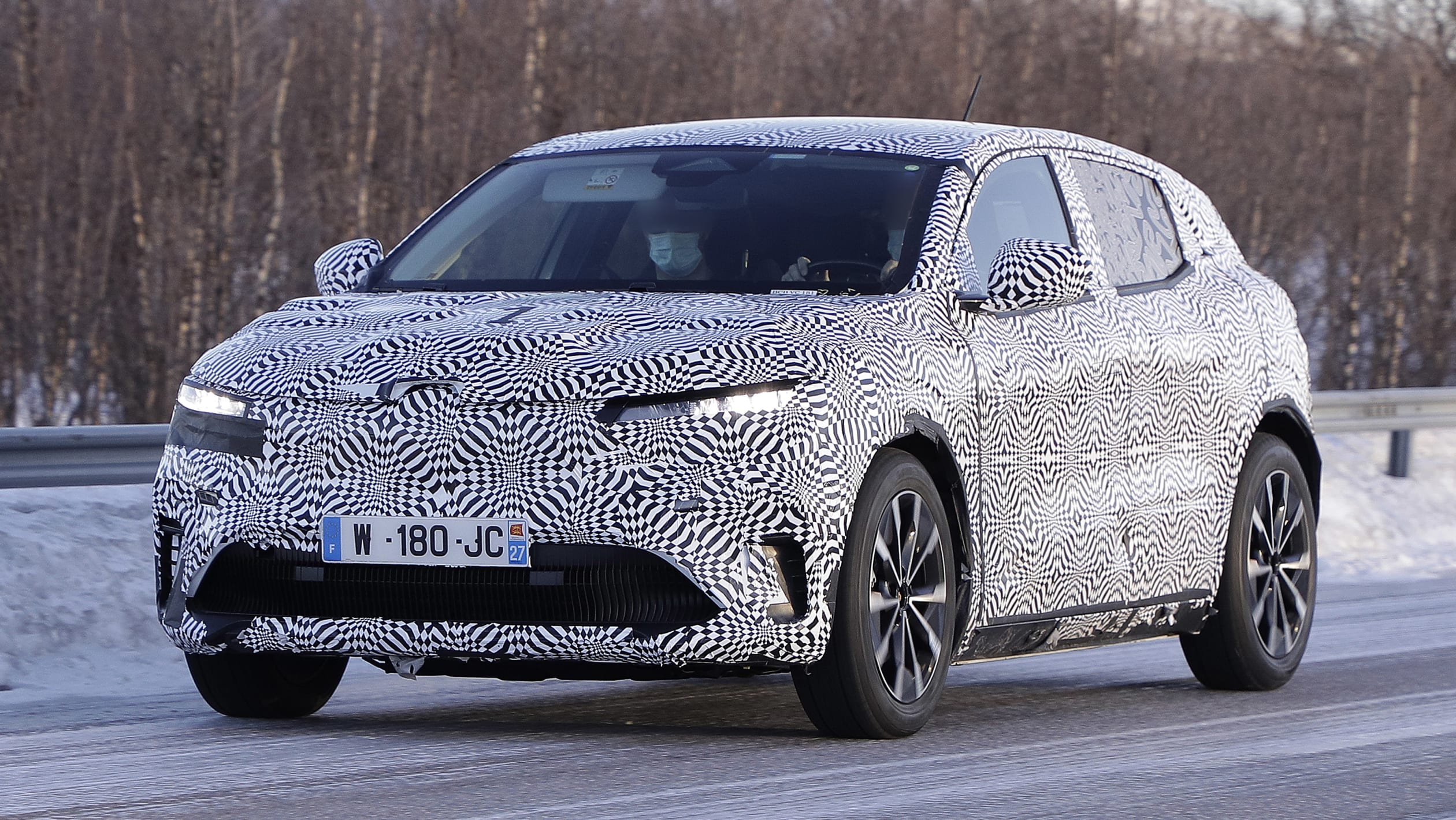 Renault Megane E-Tech Electric'ten ilk ipuçları geldi: Yeni logo da üzerinde