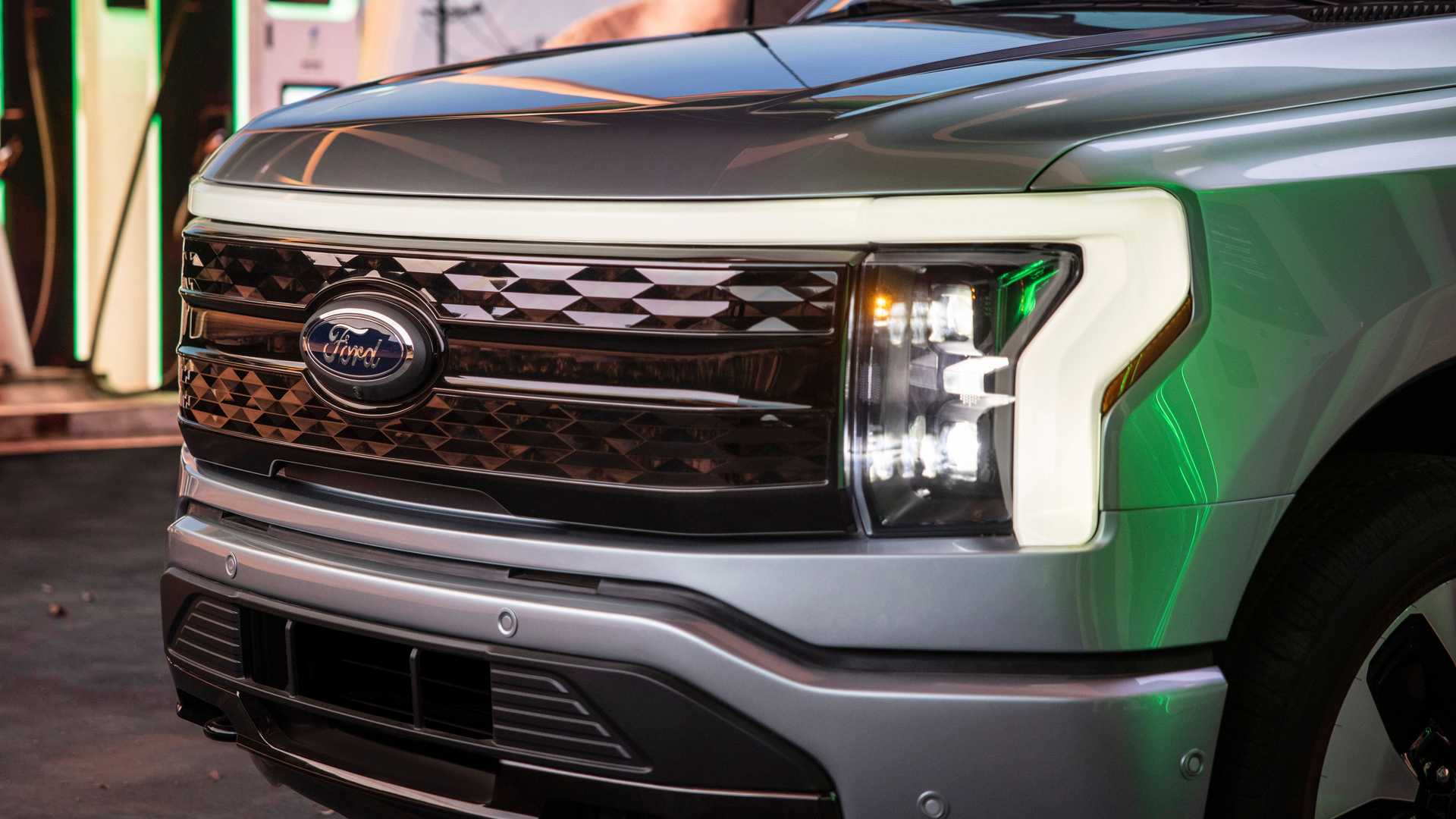 İkonik model artık elektrikli: Ford F-150 Lightning resmi olarak tanıtıldı