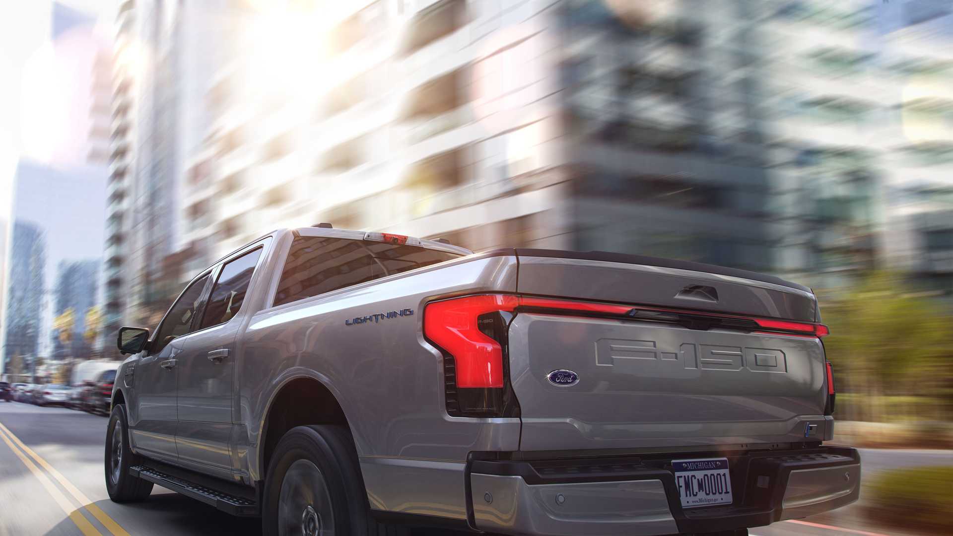 İkonik model artık elektrikli: Ford F-150 Lightning resmi olarak tanıtıldı