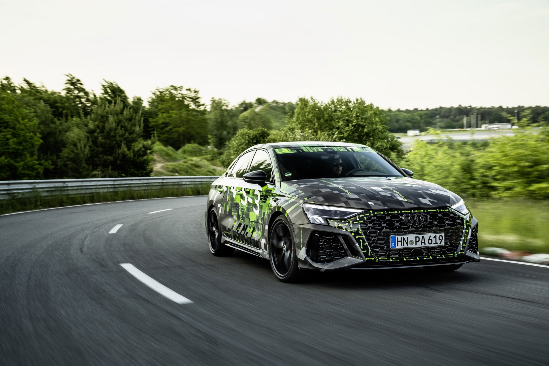 Yeni 2022 Audi RS3'ün teknik detayları paylaşıldı