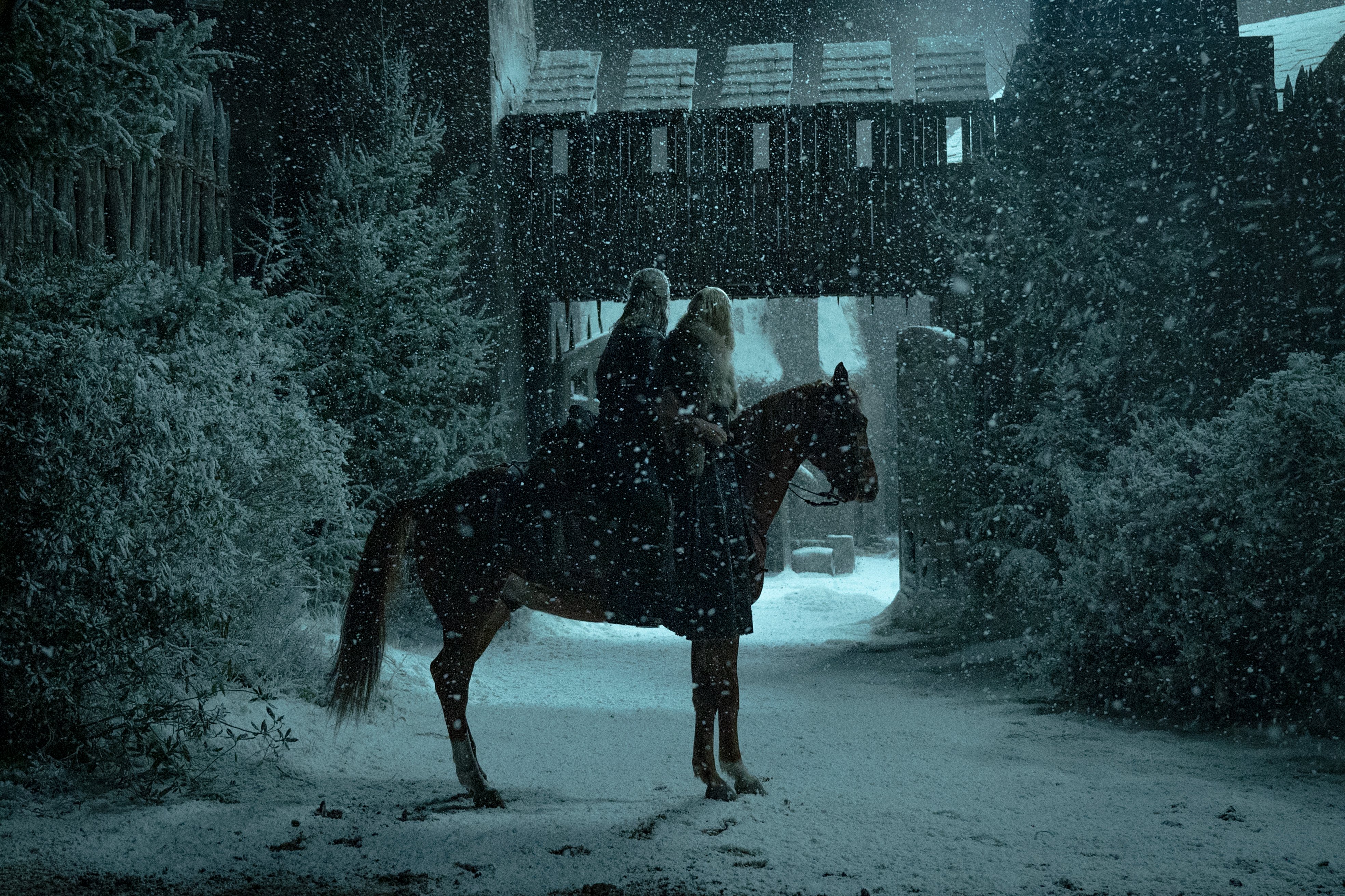Netflix'in popüler dizisi The Witcher'ın 2. sezonundan görseller