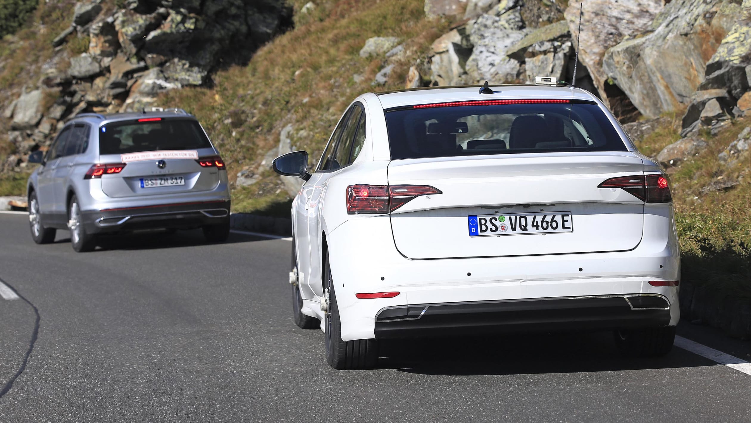 Volkswagen'in Passat boyutlarındaki elektrikli sedanı ilk kez görüntülendi