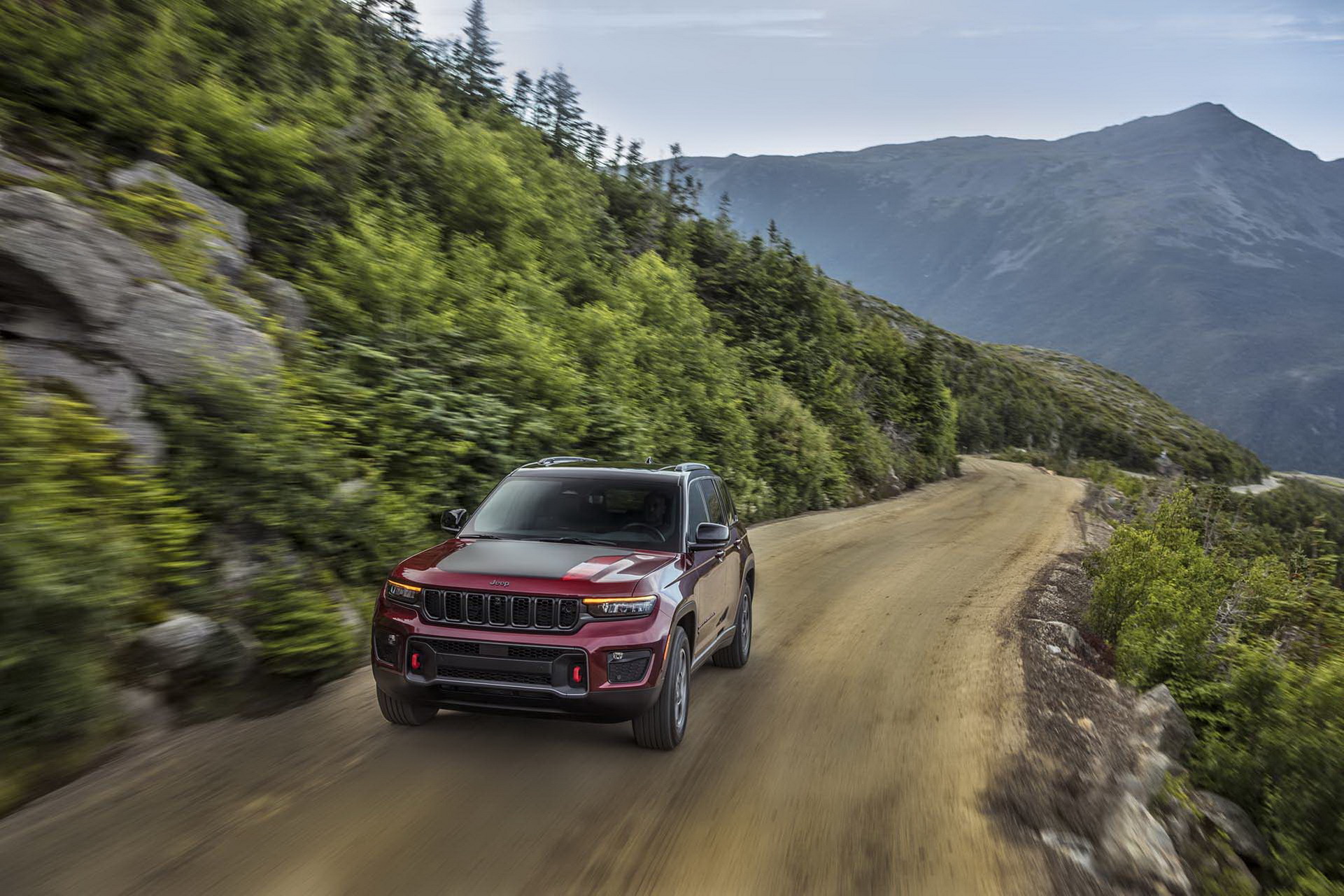 2022 Jeep Grand Cherokee, şarj edilebilir hibrit versiyonla geldi