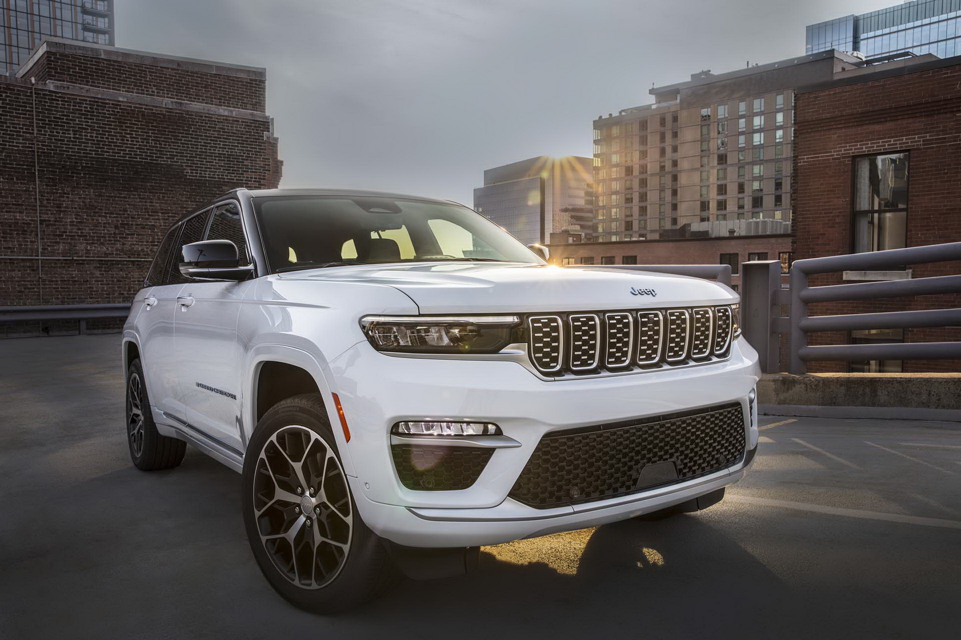 2022 Jeep Grand Cherokee, şarj edilebilir hibrit versiyonla geldi