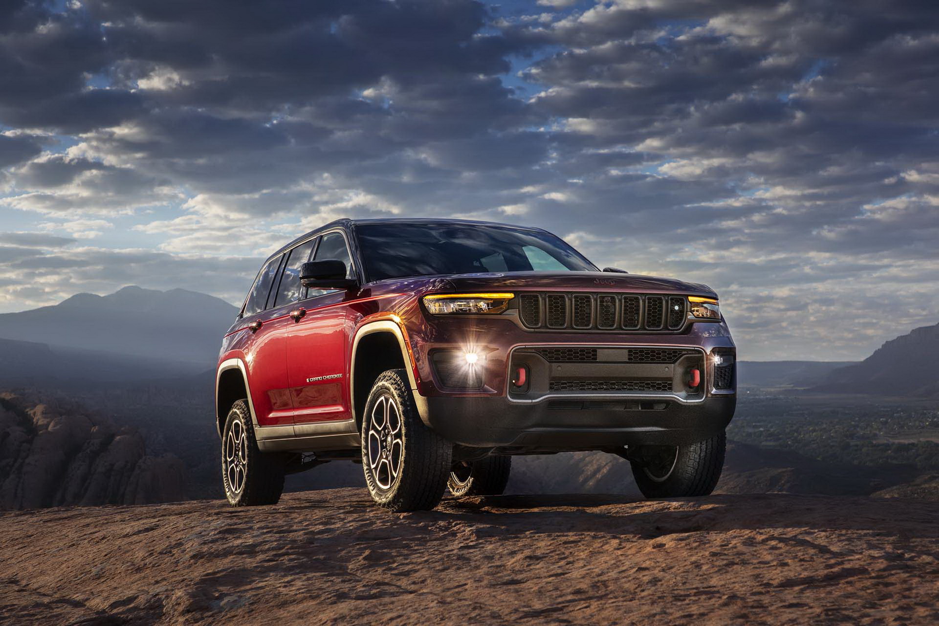 2022 Jeep Grand Cherokee, şarj edilebilir hibrit versiyonla geldi