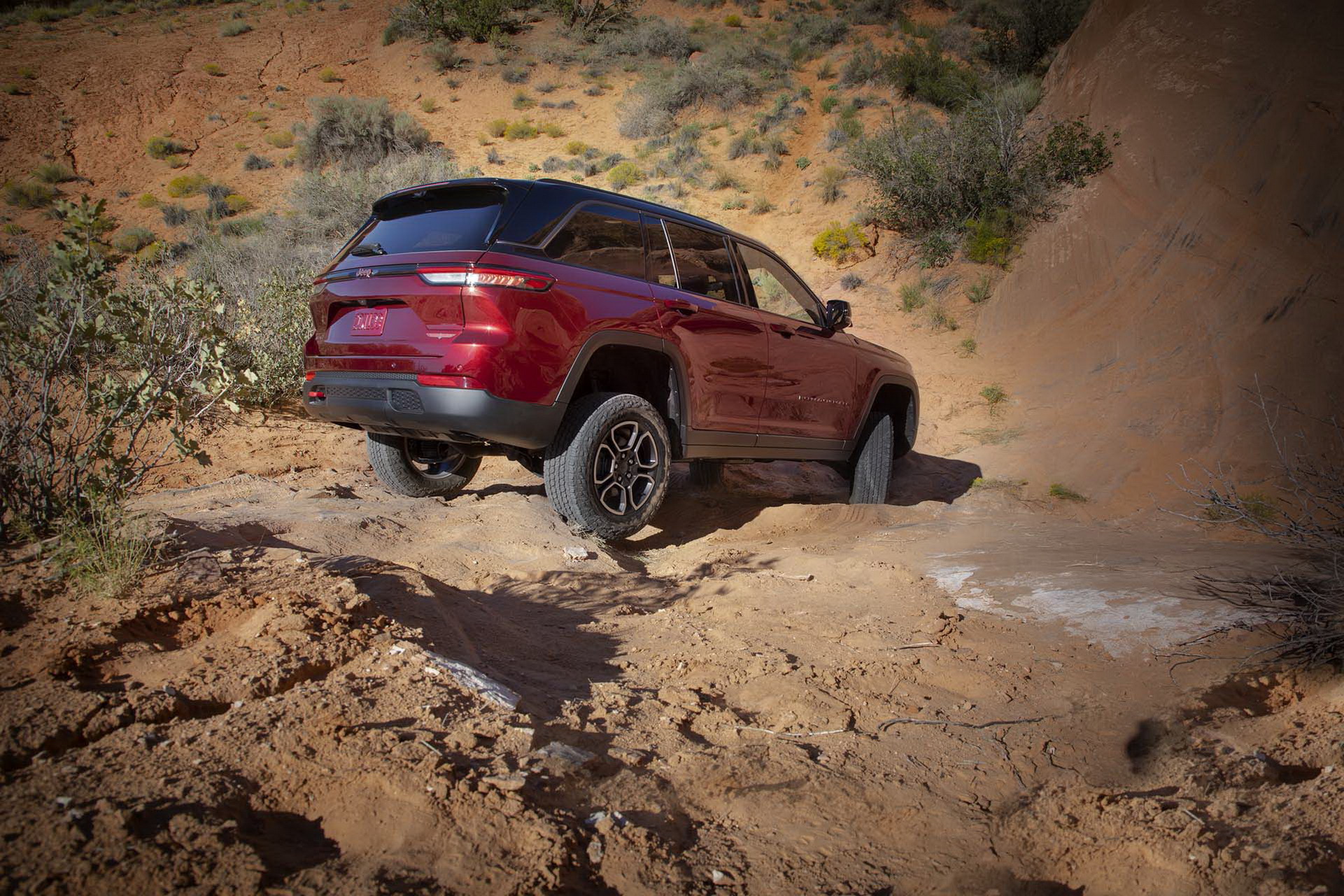 2022 Jeep Grand Cherokee, şarj edilebilir hibrit versiyonla geldi