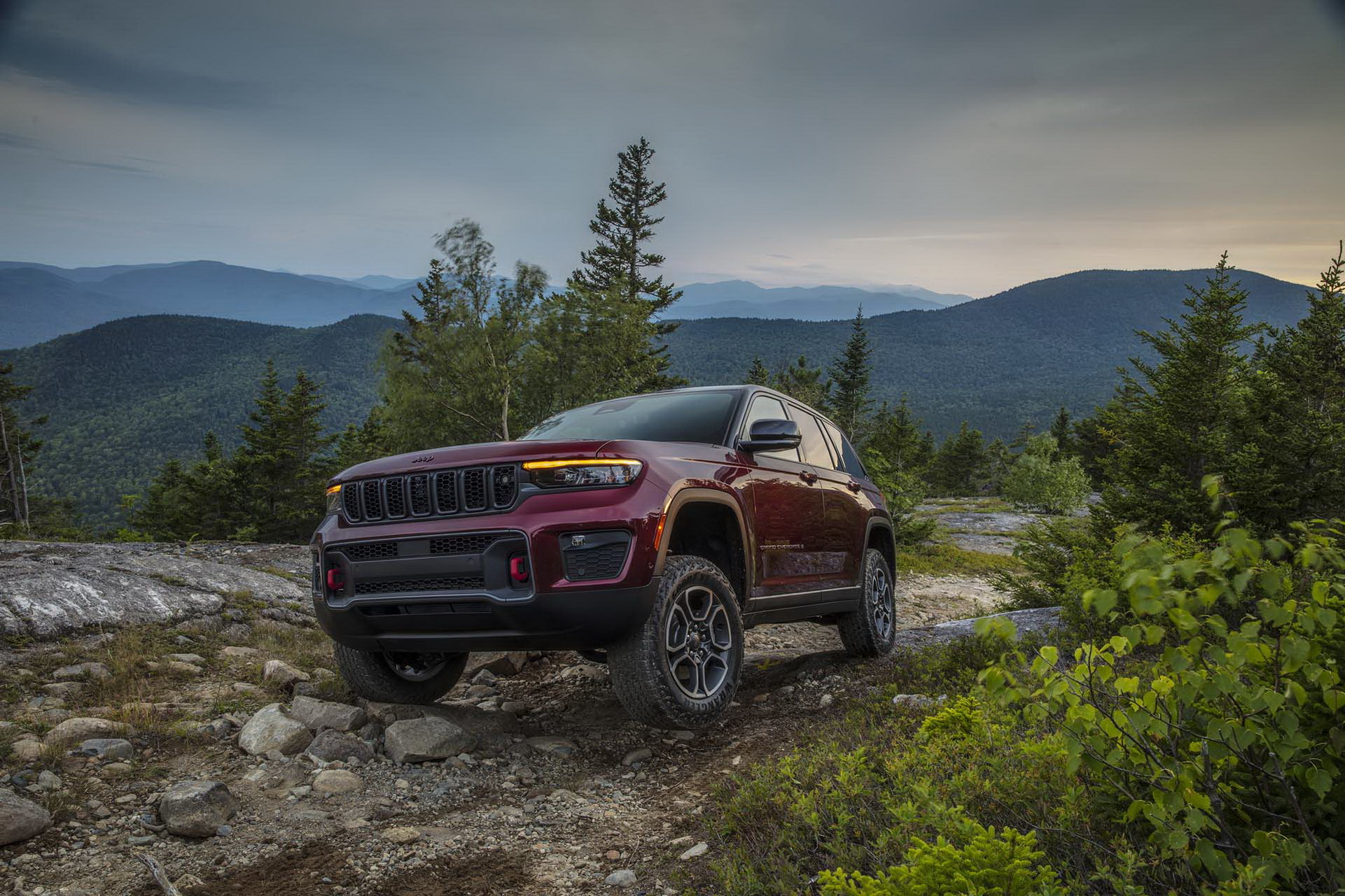 2022 Jeep Grand Cherokee, şarj edilebilir hibrit versiyonla geldi