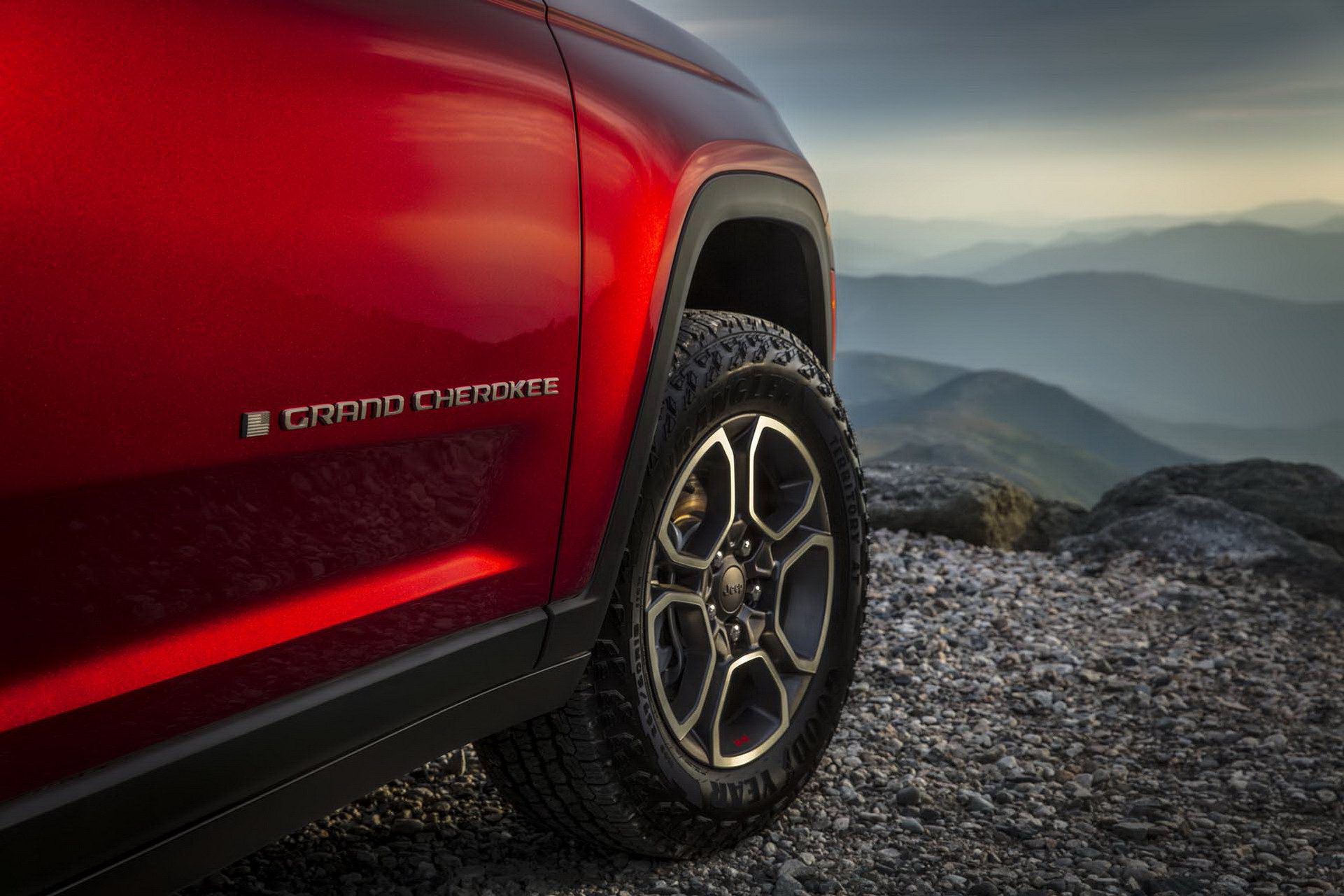 2022 Jeep Grand Cherokee, şarj edilebilir hibrit versiyonla geldi