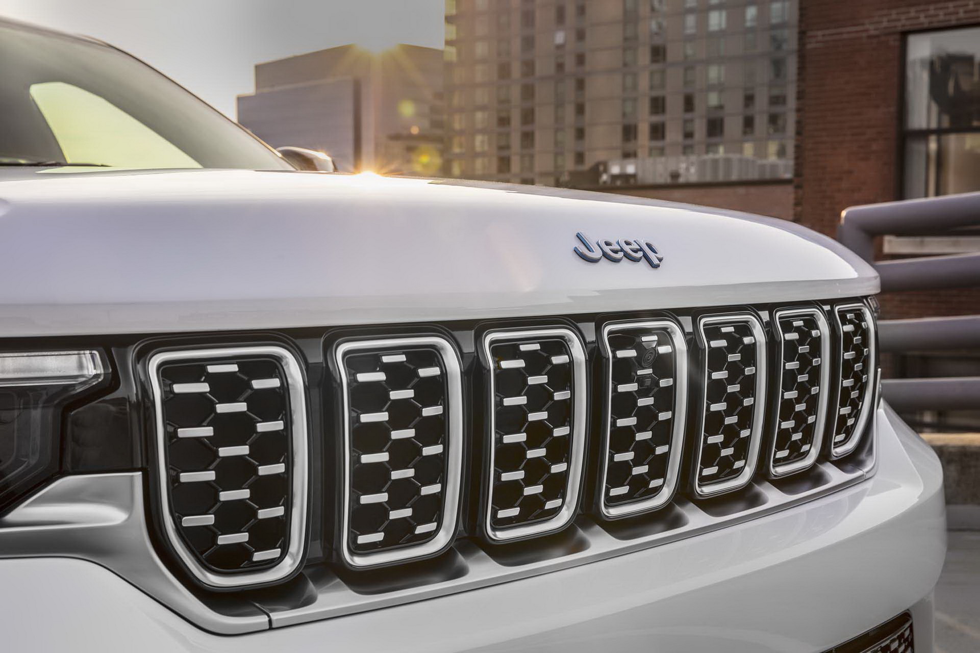 2022 Jeep Grand Cherokee, şarj edilebilir hibrit versiyonla geldi