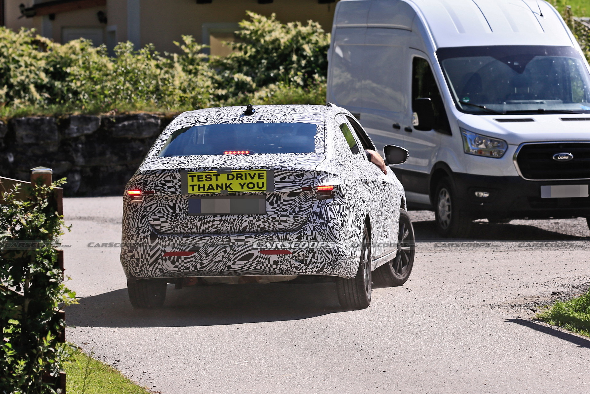 Skoda'nın yeni kompakt sedan modeli Slavia'dan ilk teaser geldi