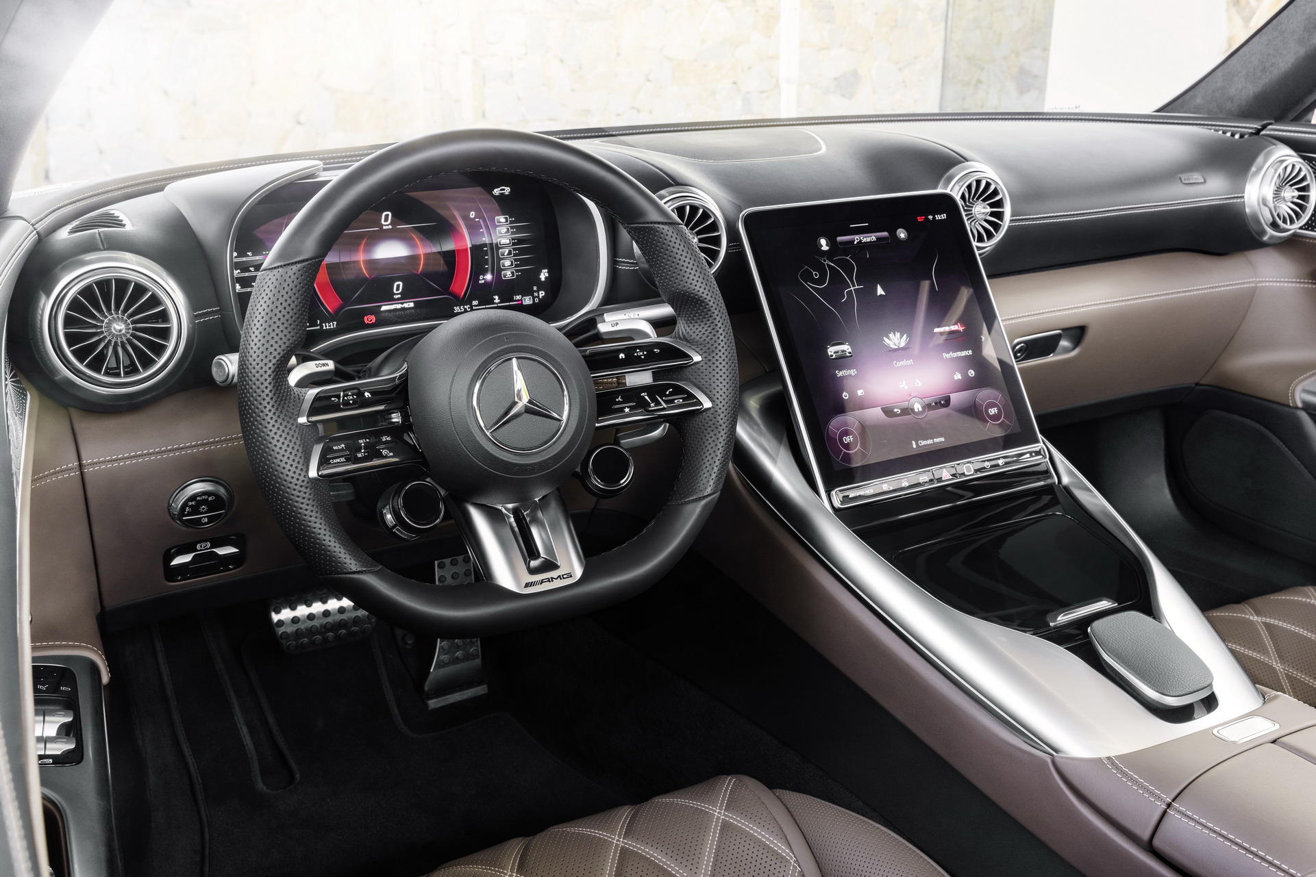 2022 Mercedes-AMG SL tanıtıldı: V8 ünite, 4Matic+ sistem ve kumaş tavan