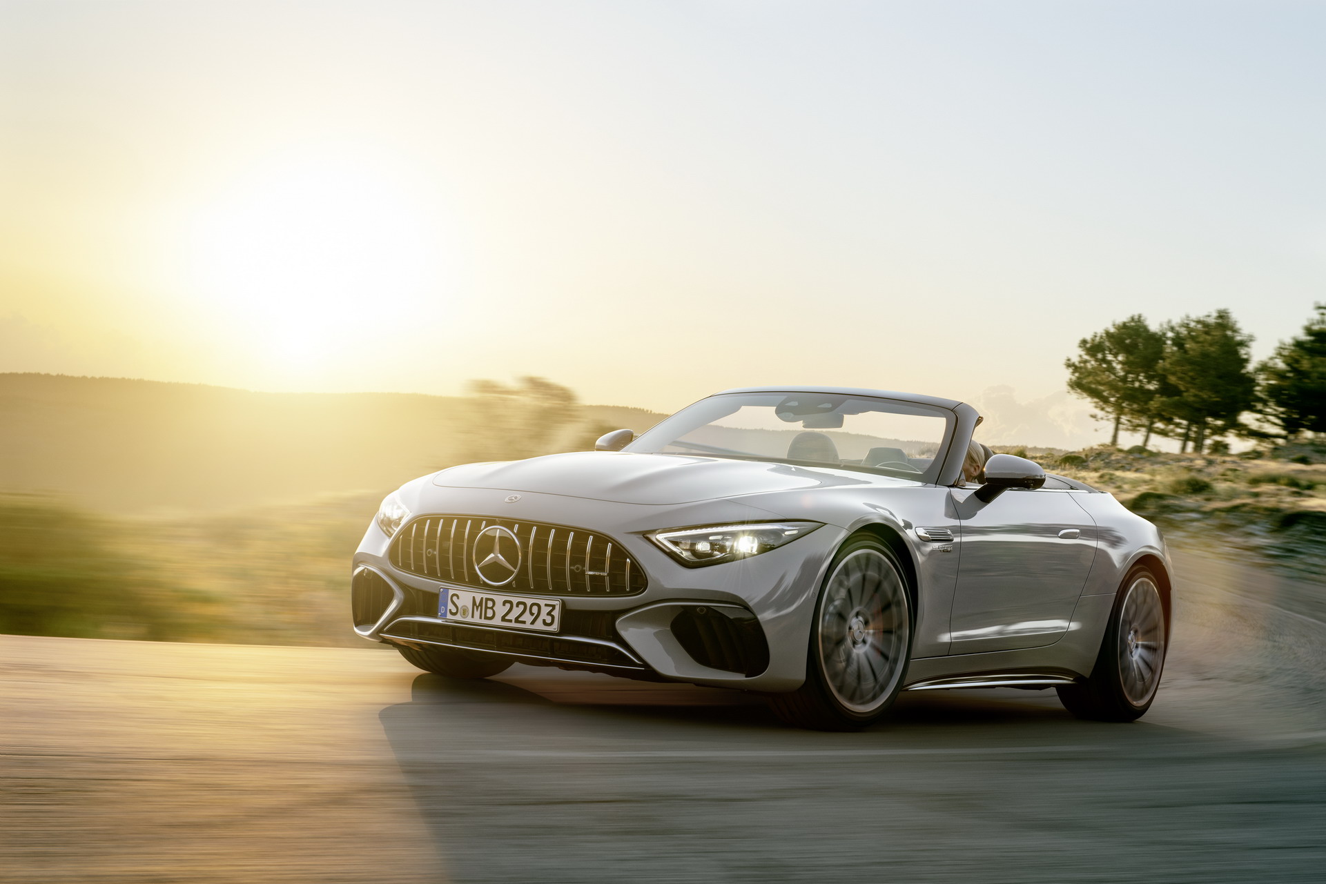 2022 Mercedes-AMG SL tanıtıldı: V8 ünite, 4Matic+ sistem ve kumaş tavan