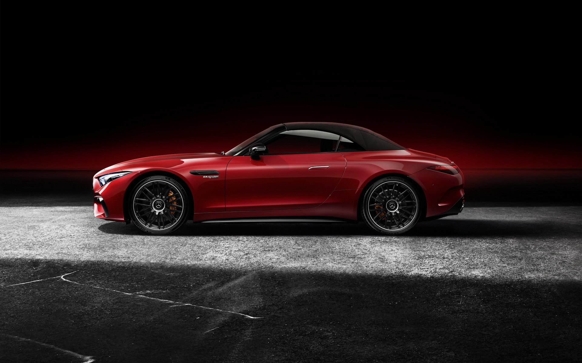 2022 Mercedes-AMG SL tanıtıldı: V8 ünite, 4Matic+ sistem ve kumaş tavan