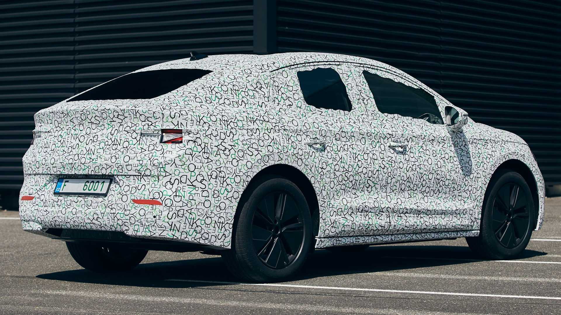 Elektrikli Skoda Enyaq Coupe iV'den yeni teaser geldi: Tanıtım 31 Ocak'ta