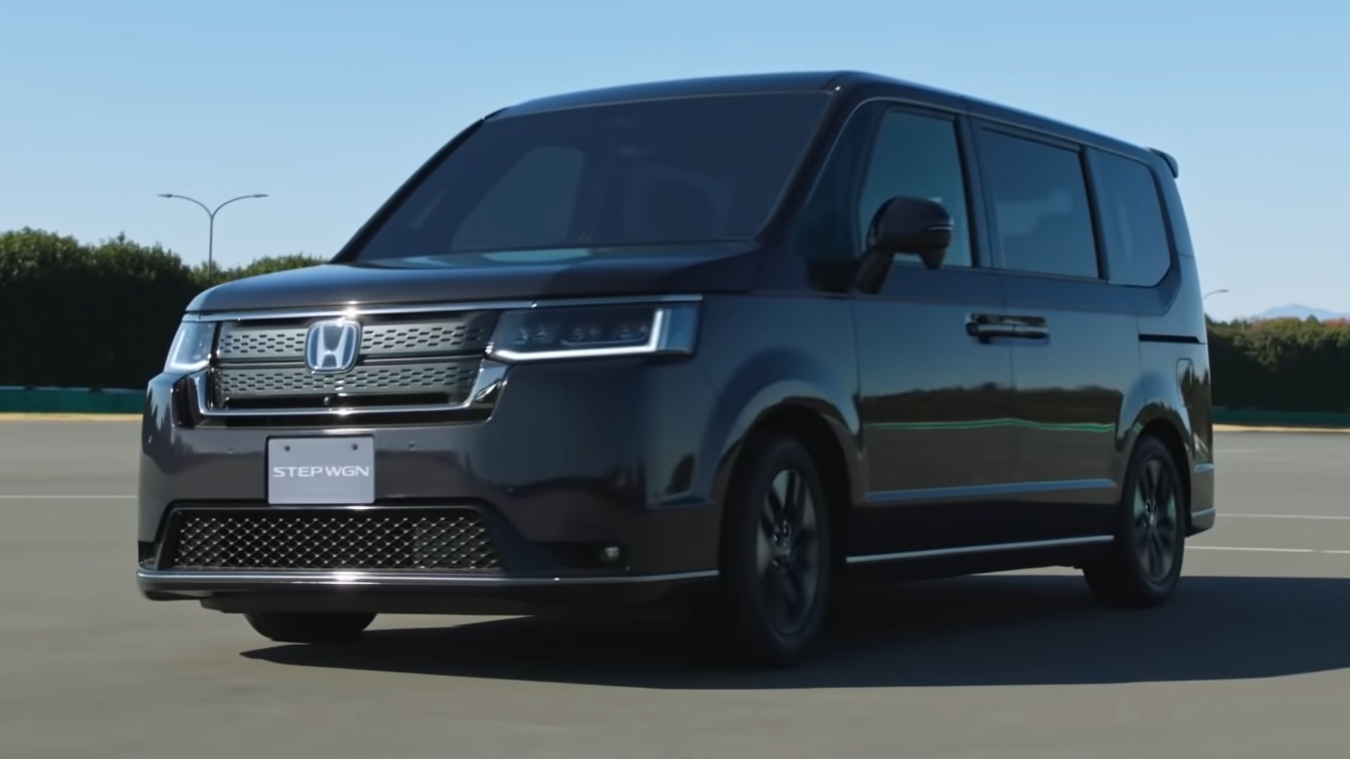 Yeni nesil 2022 Honda Step WGN Japonya'da tanıtıldı