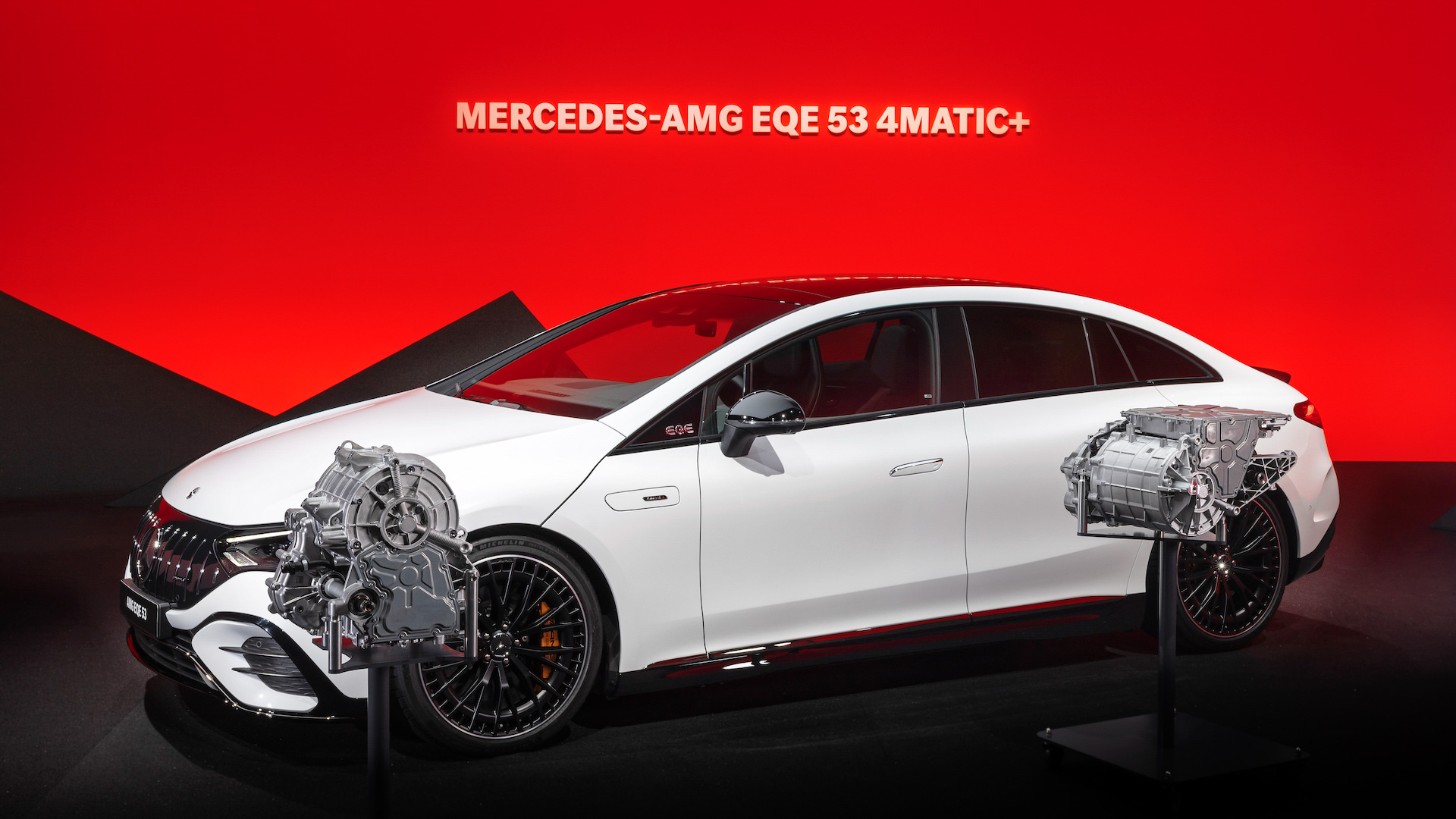 Mercedes-AMG EQE tanıtıldı: 677 beygir güç ve daha fazlası