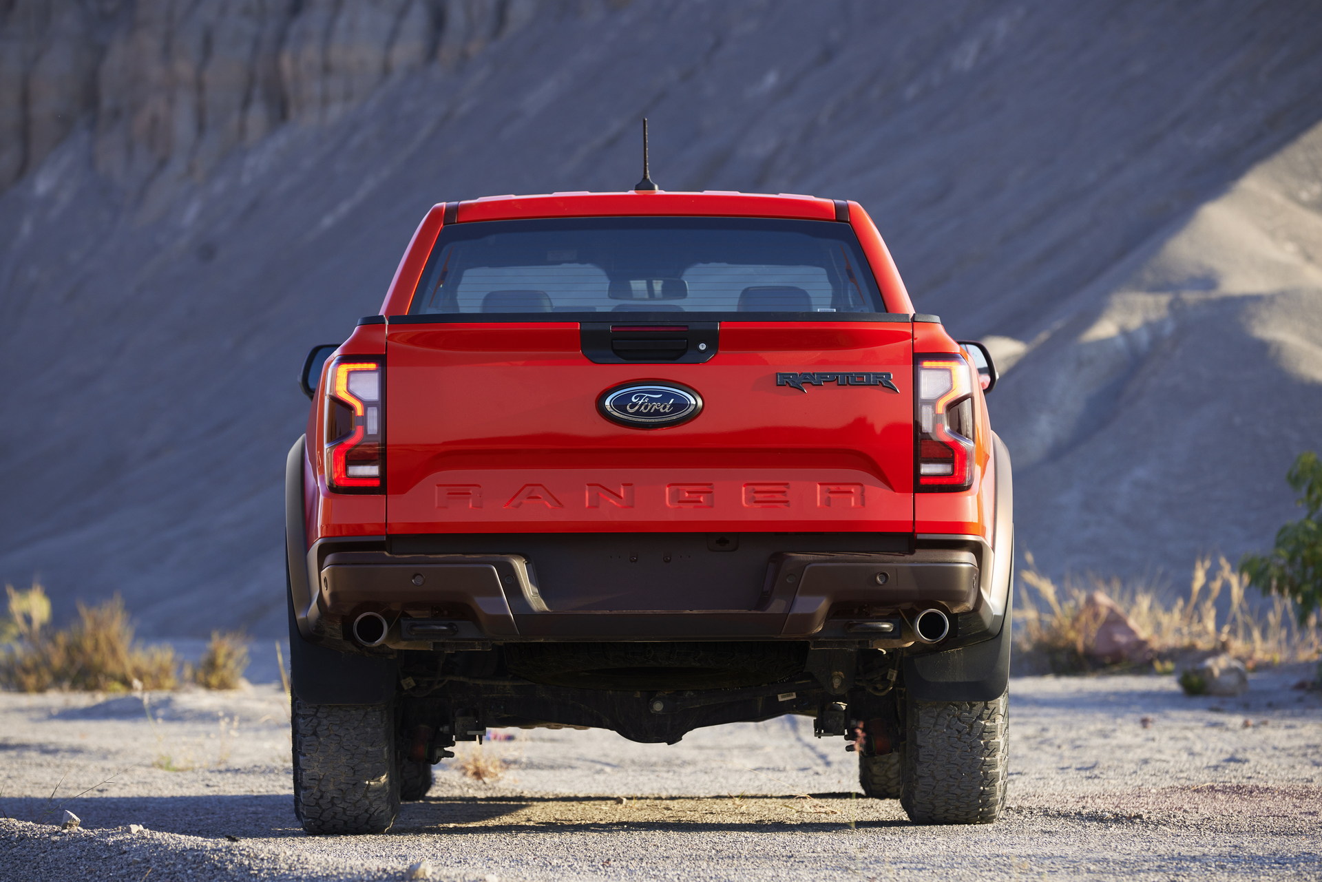 Yeni Ford Ranger Raptor tanıtıldı: 284 beygirlik V6 üniteyle geliyor