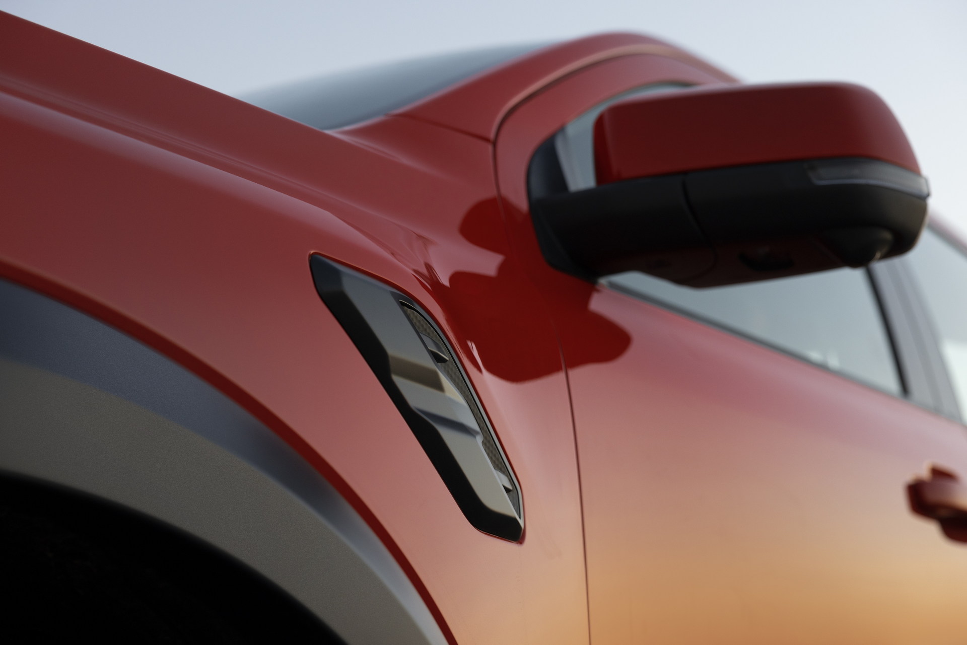Yeni Ford Ranger Raptor tanıtıldı: 284 beygirlik V6 üniteyle geliyor