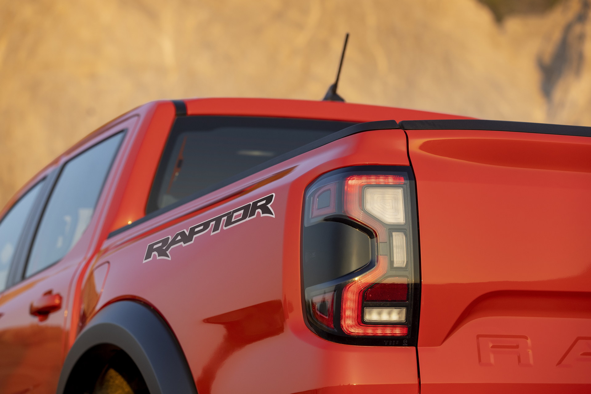 Yeni Ford Ranger Raptor tanıtıldı: 284 beygirlik V6 üniteyle geliyor