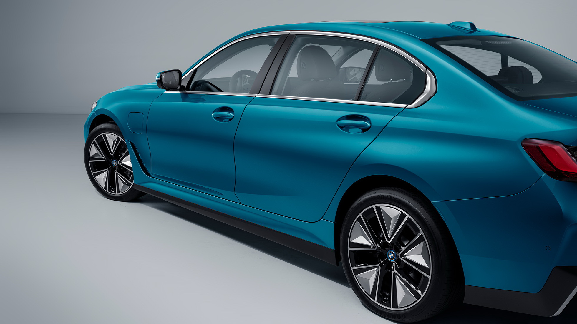 Elektrikli BMW i3 eDrive35L tanıtıldı: İşte tasarımı ve özellikleri