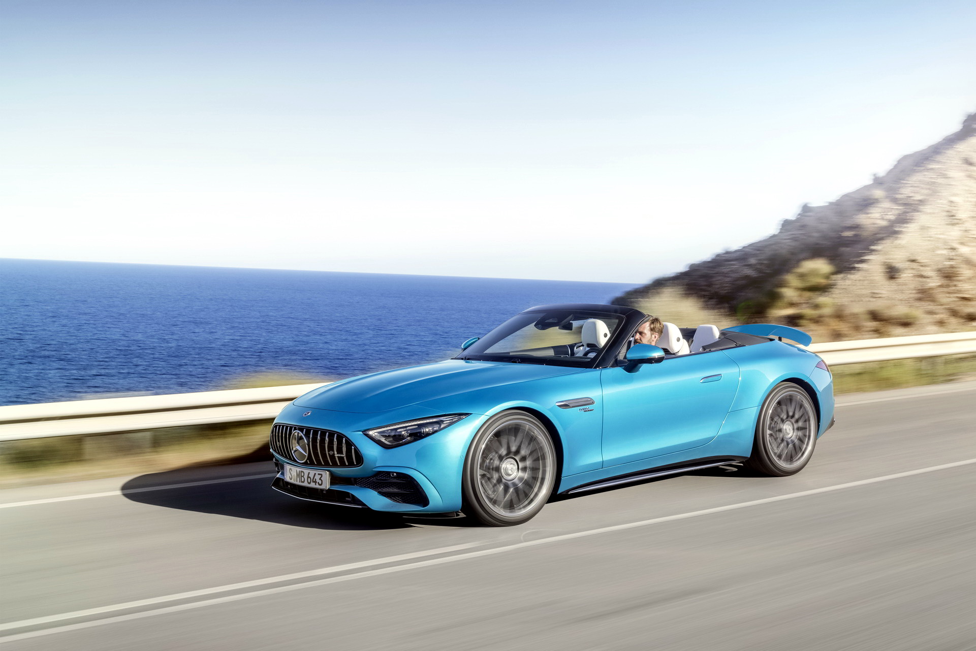 Yeni Mercedes-AMG SL'in 381 beygirlik giriş seviye versiyonu tanıtıldı: SL43