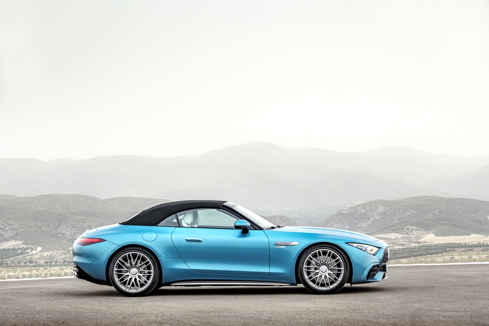 Yeni Mercedes-AMG SL'in 381 beygirlik giriş seviye versiyonu tanıtıldı: SL43