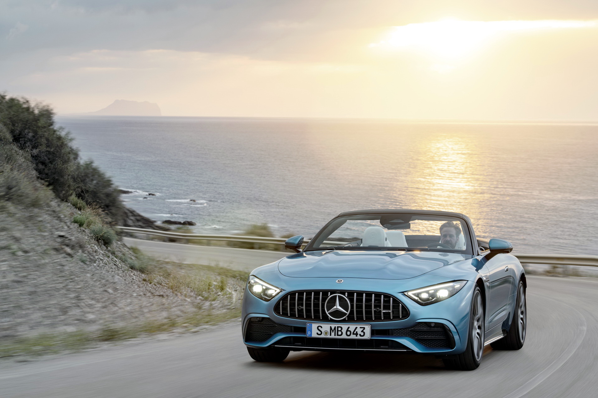 Yeni Mercedes-AMG SL'in 381 beygirlik giriş seviye versiyonu tanıtıldı: SL43