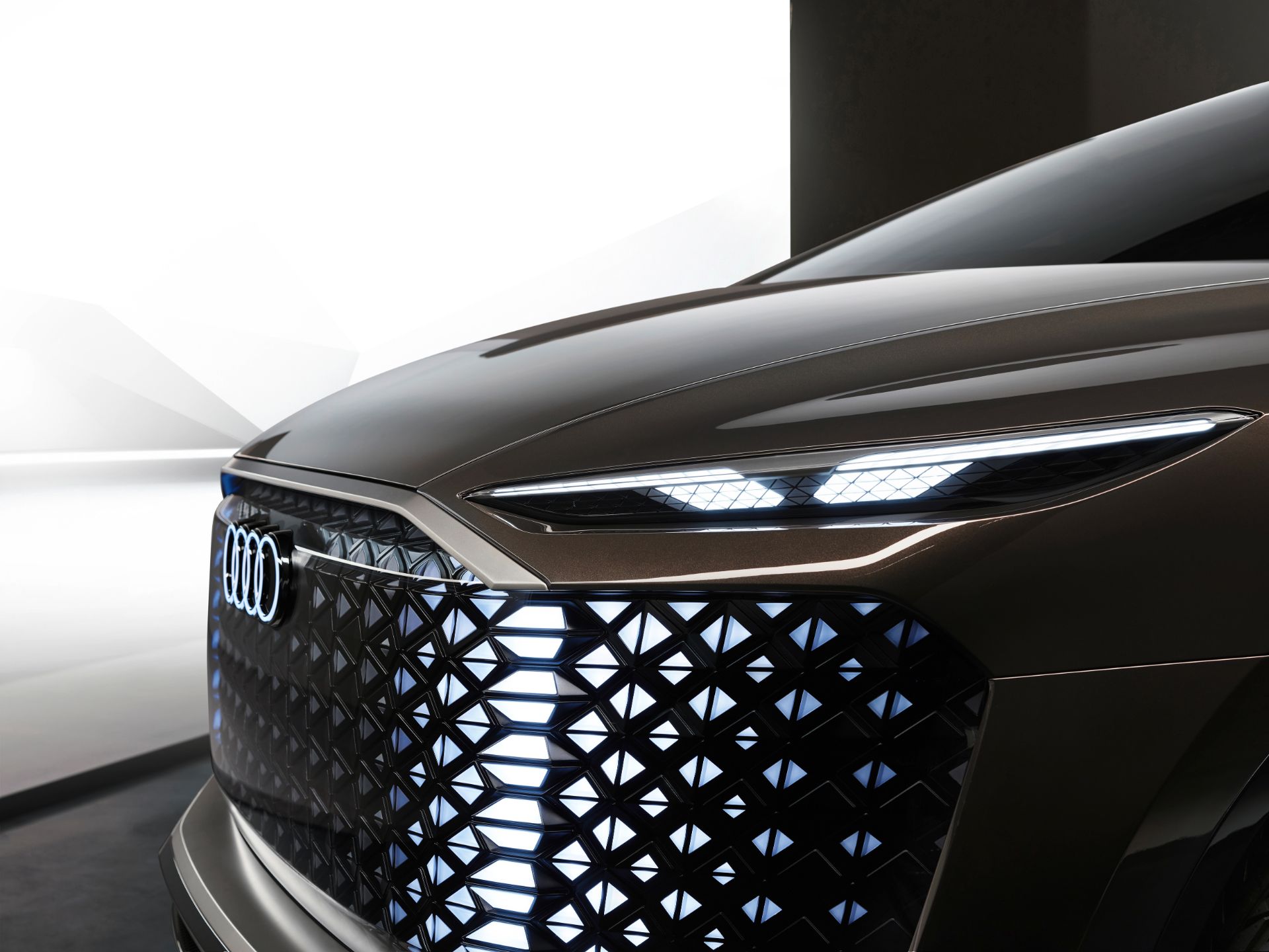 Audi Urbansphere konsepti tanıtıldı: 396 beygirlik elektrikli minivan