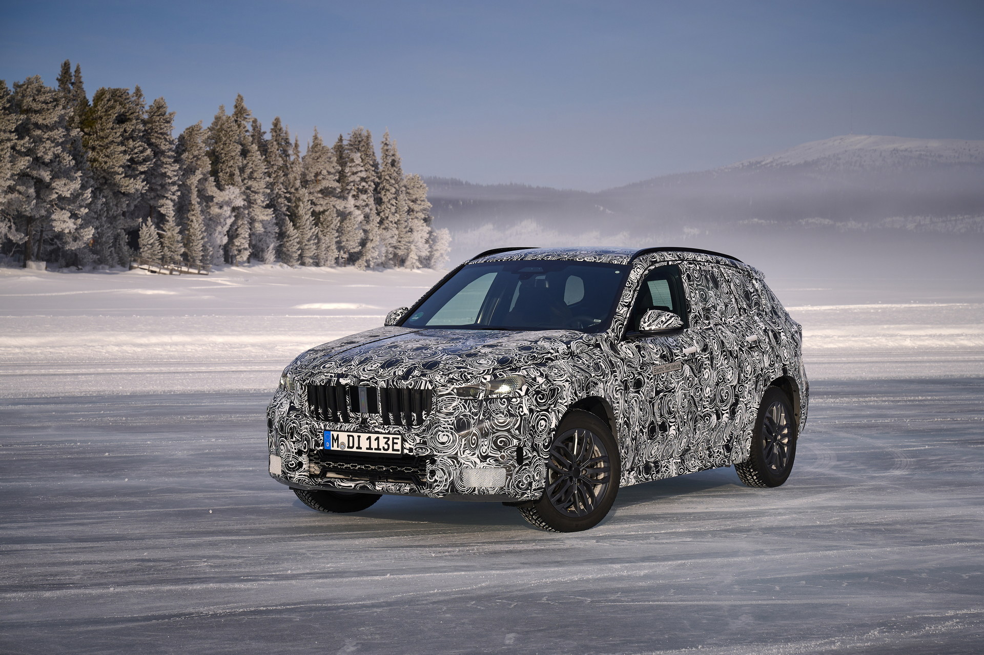 Elektrikli BMW iX1'in kış testlerinde çekilen görüntüleri paylaşıldı