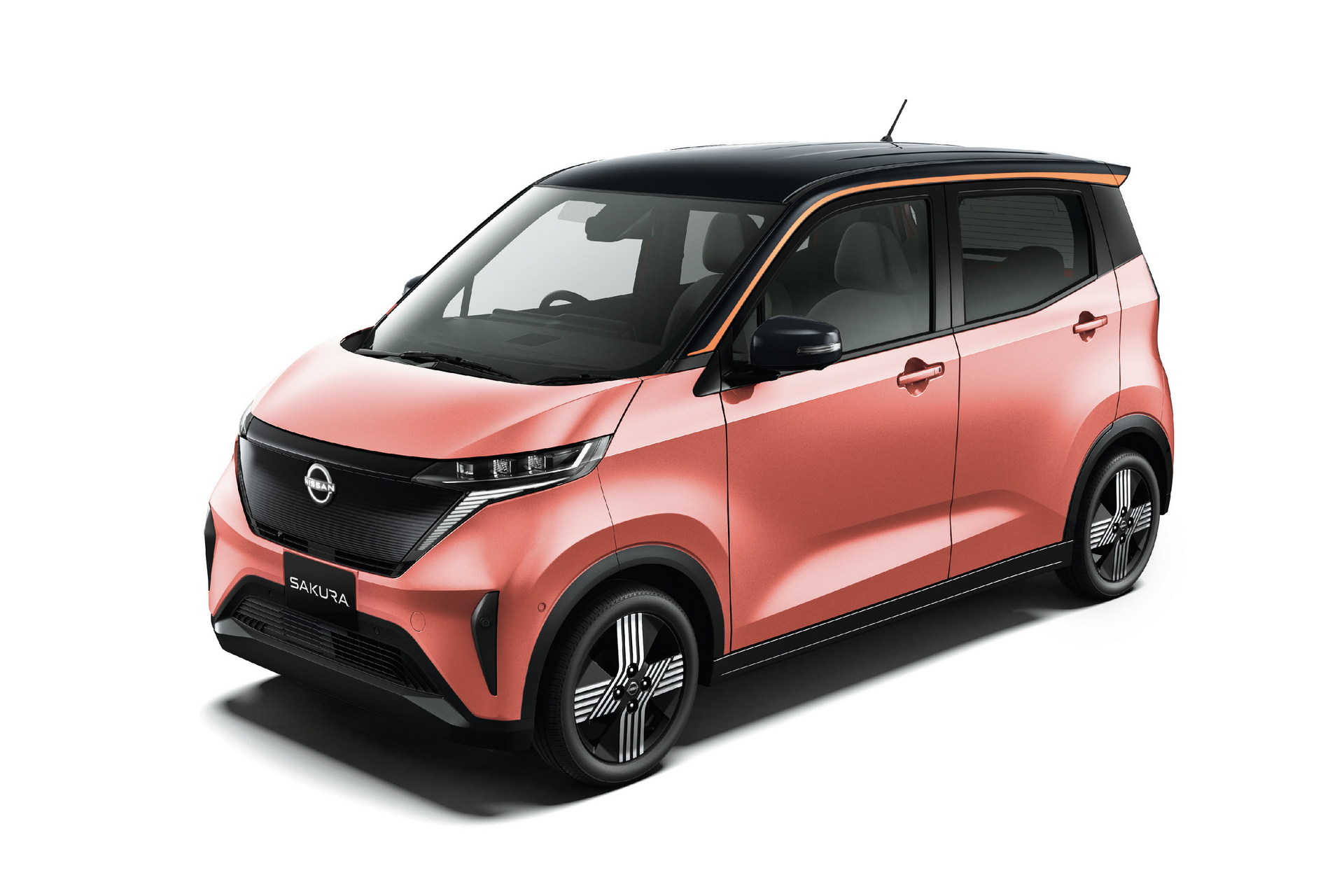 Nissan, minik elektriklisi Sakura'yı tanıttı: 180 kilometre menzile sahip