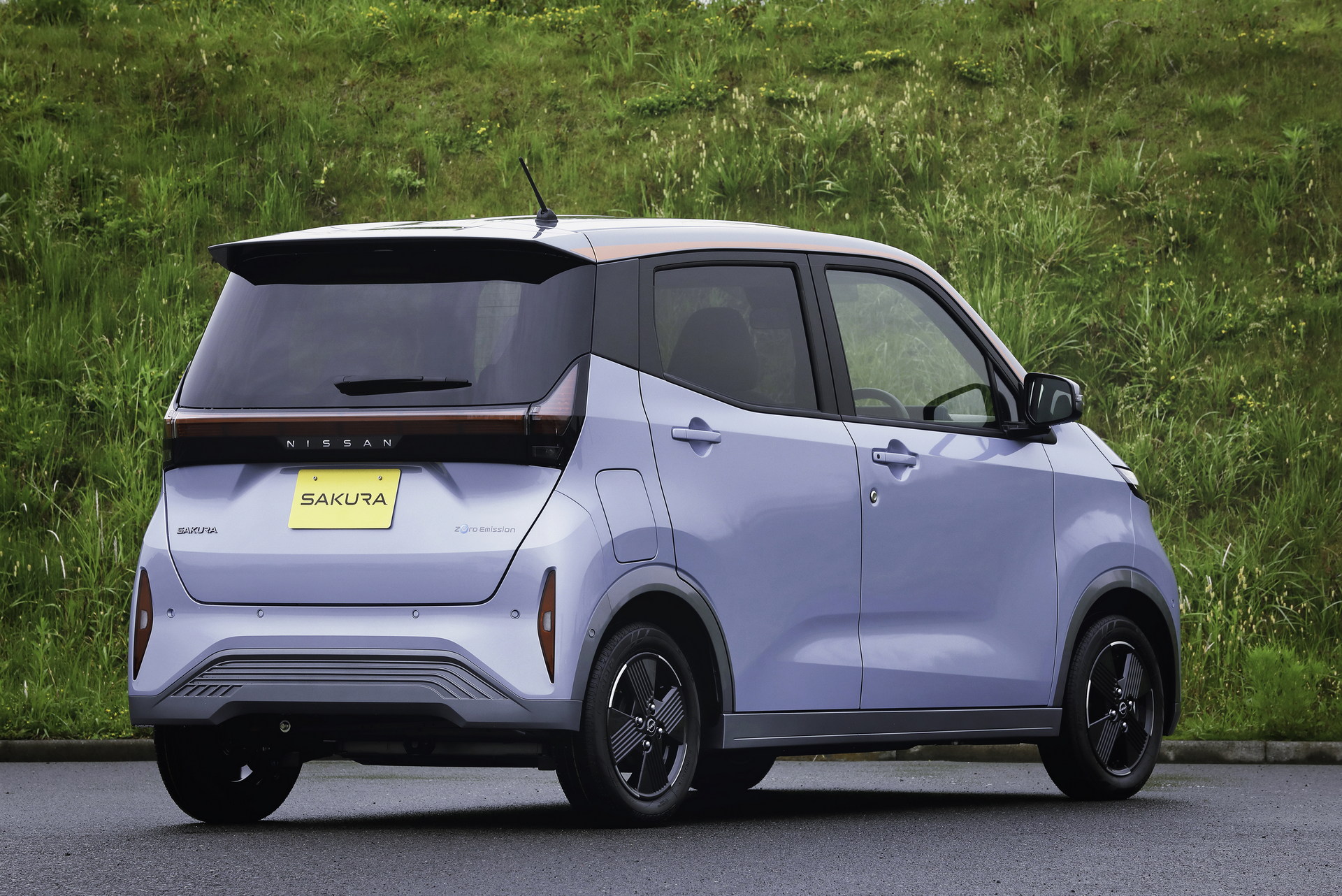 Nissan, minik elektriklisi Sakura'yı tanıttı: 180 kilometre menzile sahip