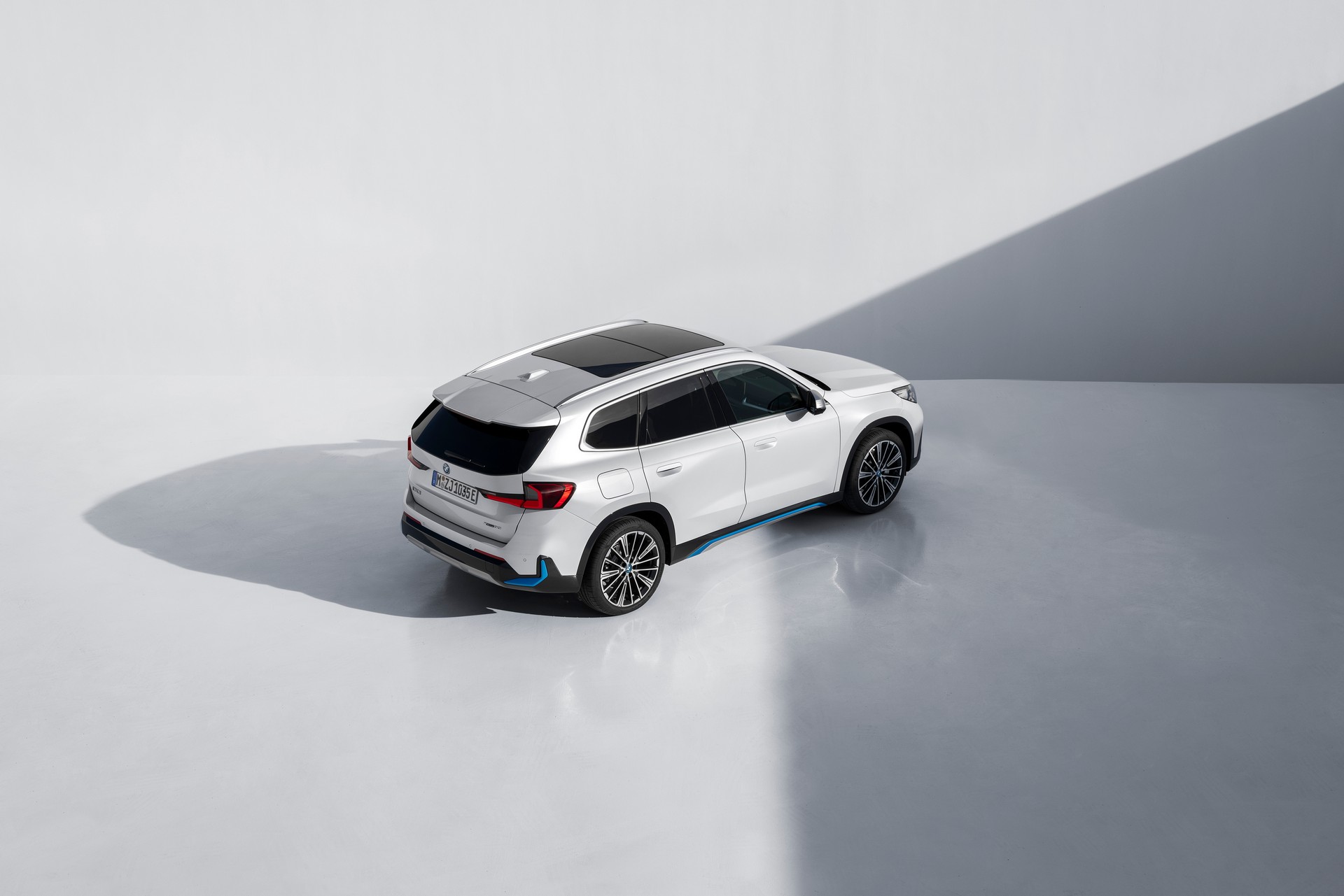BMW iX1 elektrikli SUV tanıtıldı: İşte tasarımı ve özellikleri