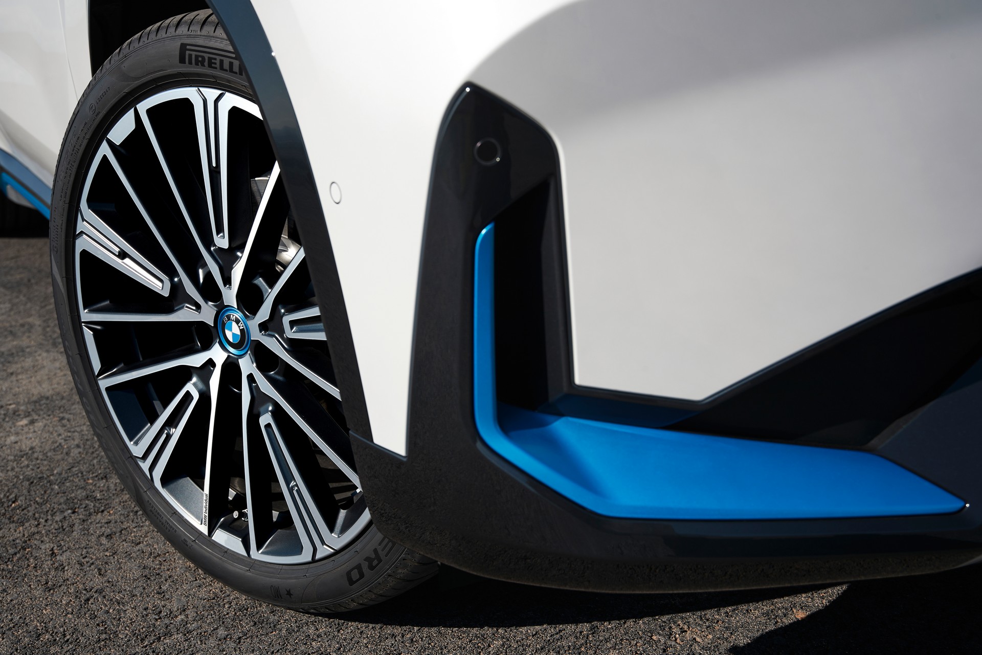 BMW iX1 elektrikli SUV tanıtıldı: İşte tasarımı ve özellikleri