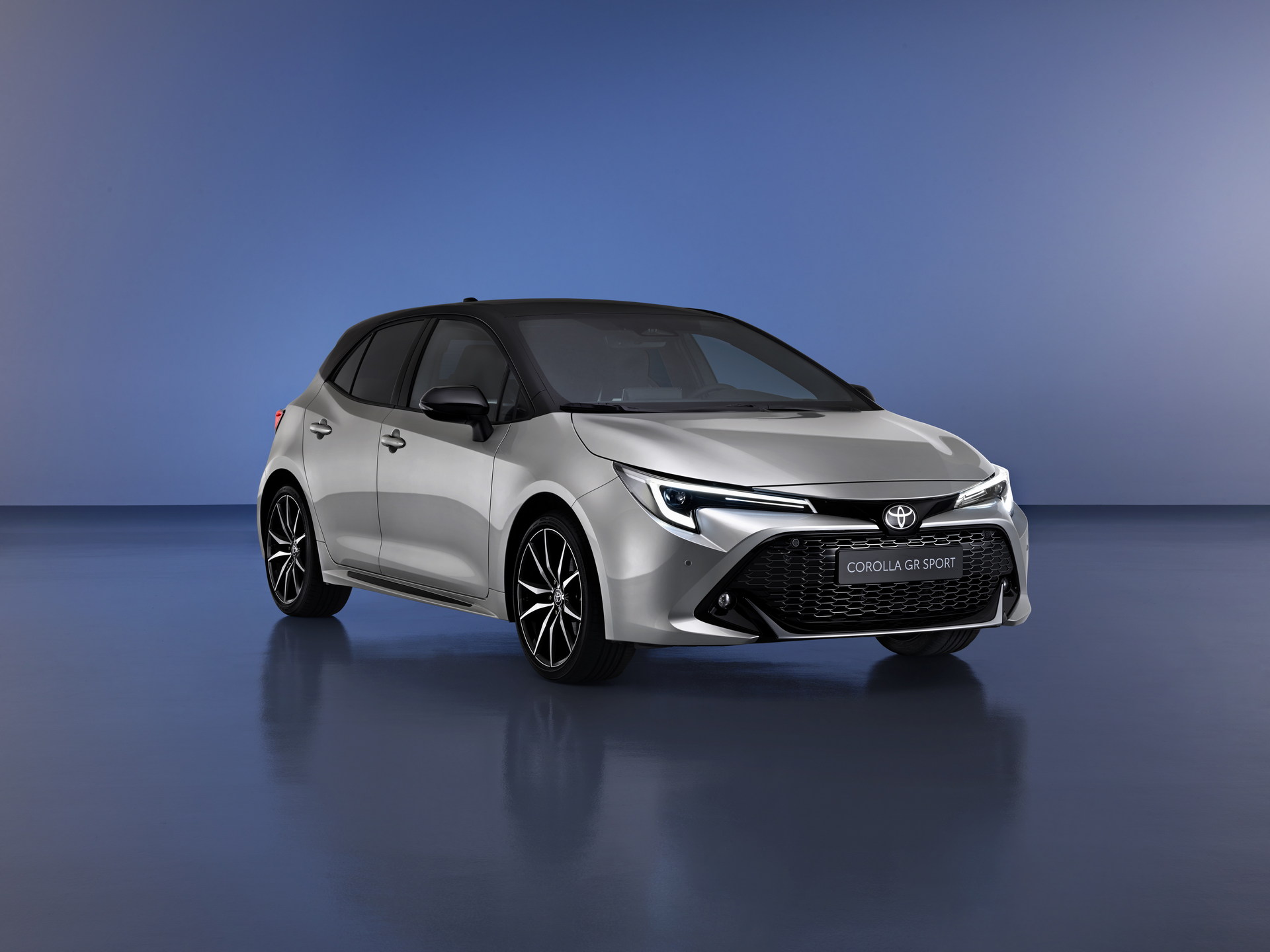 2023 Toyota Corolla tanıtıldı: Daha güçlü hibrit sistem, yeni teknolojiler